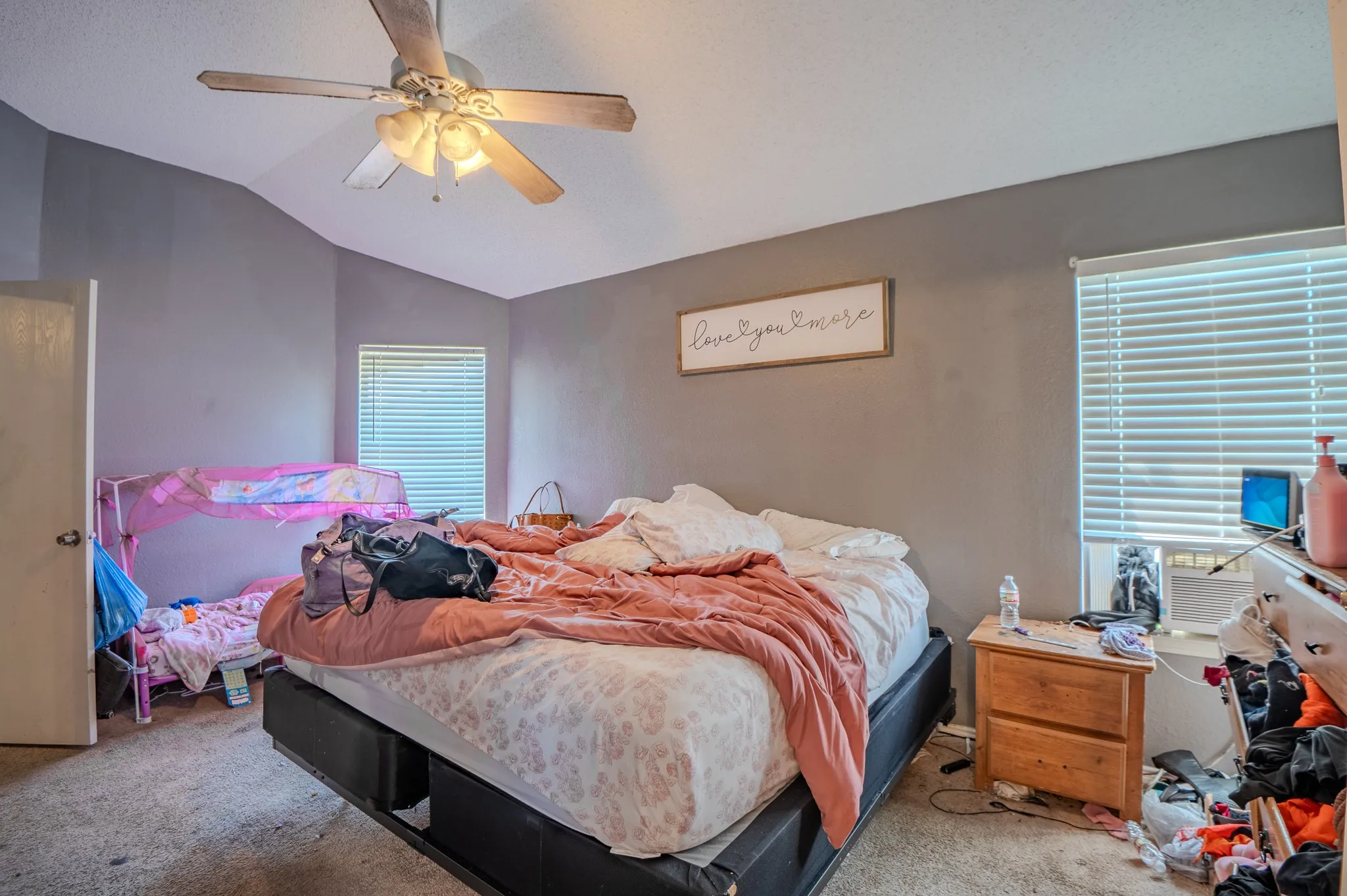 Single Family Residence For Sale in Tarrant County , 2401 Kelton Street, Fort Worth, Texas 76133, 4 Bedroom, 2 Bathroom, 2 Garage spaces, 1,816 Sqft, built in 2000, mls#21224024, Real Estate Agent in Fort Worth, Homes For Sale in Tarrant county, Homes For Sale in Fort Worth, Realtor in Fort Worth Texas, Real Estate Brokerage Independent Realty Texas, Luminita Cordes Realtor