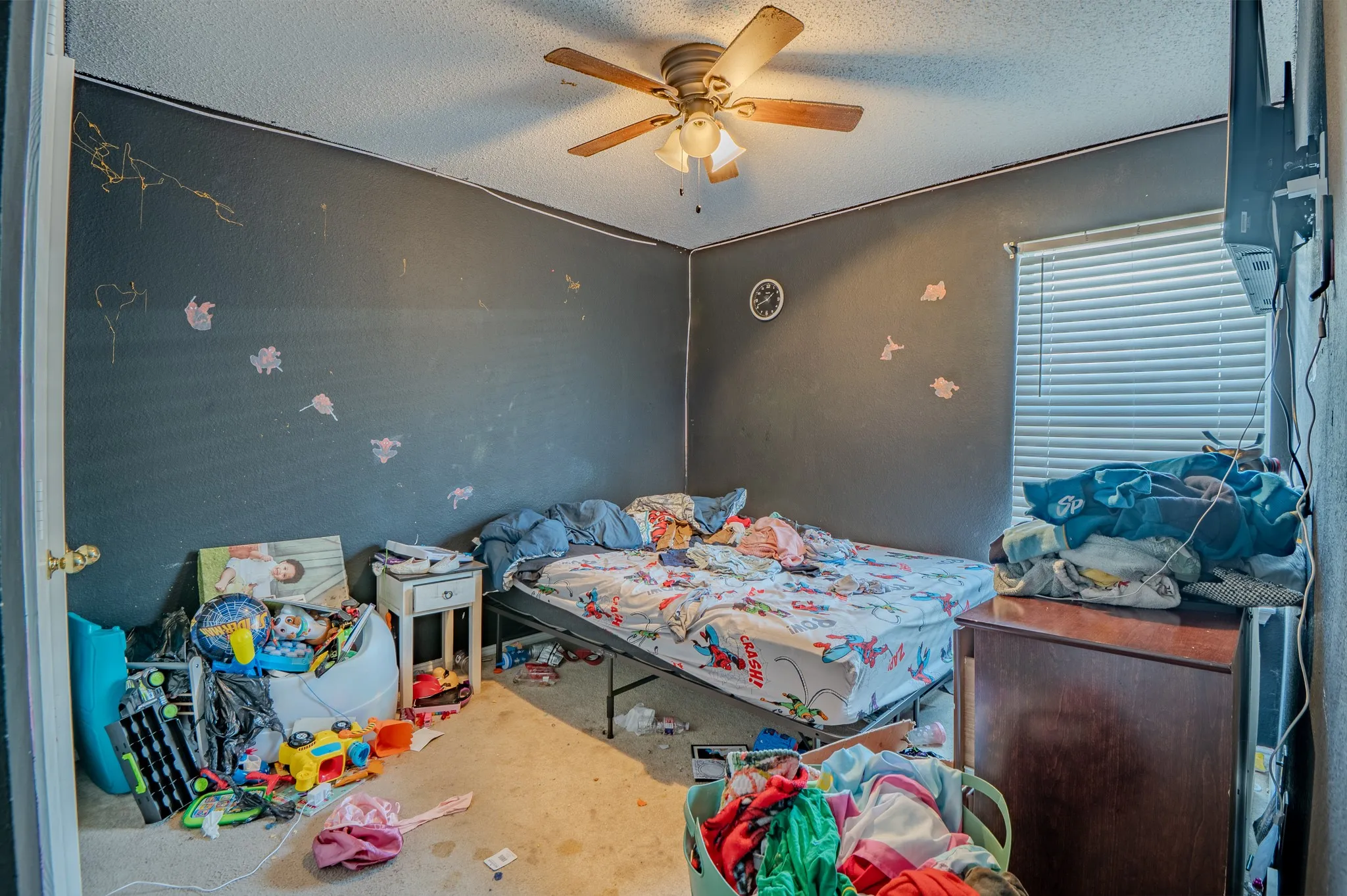 Single Family Residence For Sale in Tarrant County , 2401 Kelton Street, Fort Worth, Texas 76133, 4 Bedroom, 2 Bathroom, 2 Garage spaces, 1,816 Sqft, built in 2000, mls#21224024, Real Estate Agent in Fort Worth, Homes For Sale in Tarrant county, Homes For Sale in Fort Worth, Realtor in Fort Worth Texas, Real Estate Brokerage Independent Realty Texas, Luminita Cordes Realtor