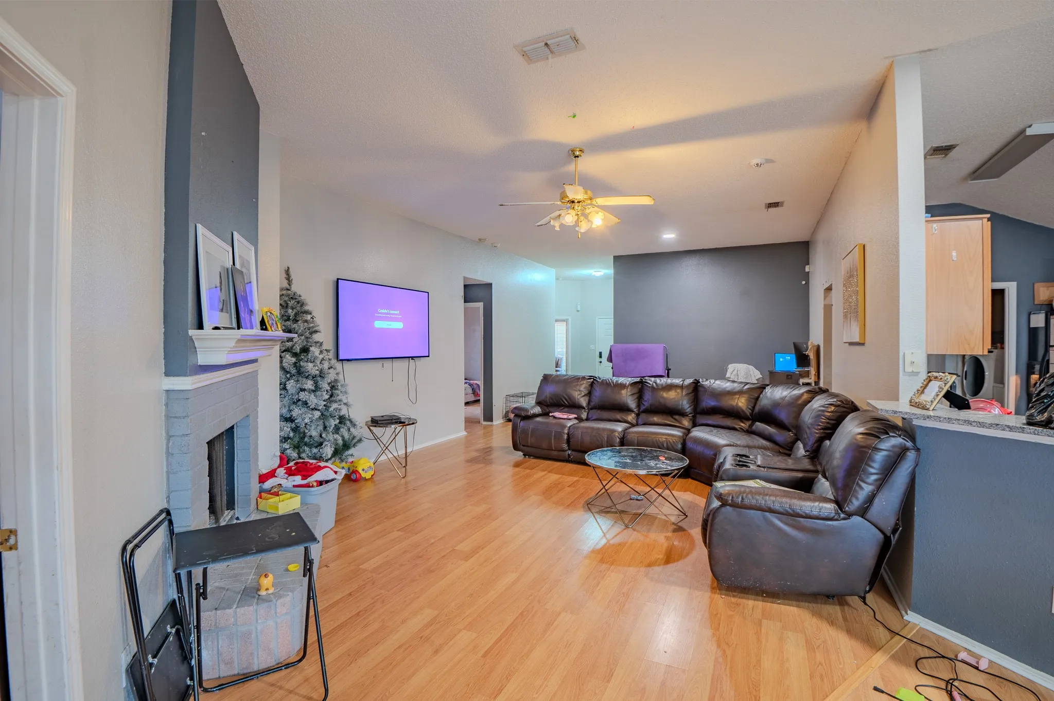 Single Family Residence For Sale in Tarrant County , 2401 Kelton Street, Fort Worth, Texas 76133, 4 Bedroom, 2 Bathroom, 2 Garage spaces, 1,816 Sqft, built in 2000, mls#21224024, Real Estate Agent in Fort Worth, Homes For Sale in Tarrant county, Homes For Sale in Fort Worth, Realtor in Fort Worth Texas, Real Estate Brokerage Independent Realty Texas, Luminita Cordes Realtor