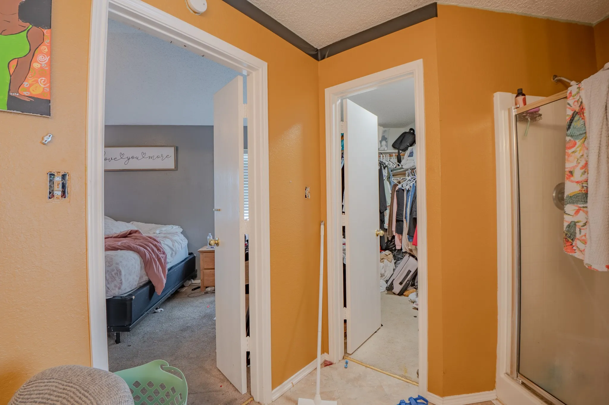 Single Family Residence For Sale in Tarrant County , 2401 Kelton Street, Fort Worth, Texas 76133, 4 Bedroom, 2 Bathroom, 2 Garage spaces, 1,816 Sqft, built in 2000, mls#21224024, Real Estate Agent in Fort Worth, Homes For Sale in Tarrant county, Homes For Sale in Fort Worth, Realtor in Fort Worth Texas, Real Estate Brokerage Independent Realty Texas, Luminita Cordes Realtor
