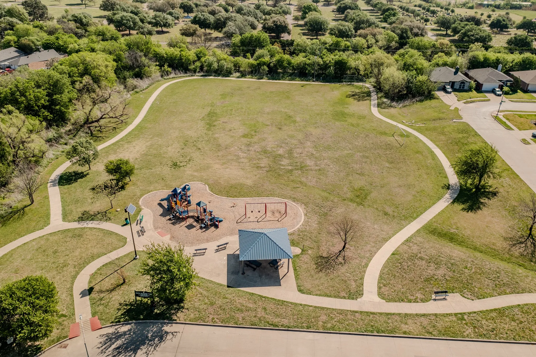 Single Family Residence For Sale in Tarrant County , 2401 Kelton Street, Fort Worth, Texas 76133, 4 Bedroom, 2 Bathroom, 2 Garage spaces, 1,816 Sqft, built in 2000, mls#21224024, Real Estate Agent in Fort Worth, Homes For Sale in Tarrant county, Homes For Sale in Fort Worth, Realtor in Fort Worth Texas, Real Estate Brokerage Independent Realty Texas, Luminita Cordes Realtor