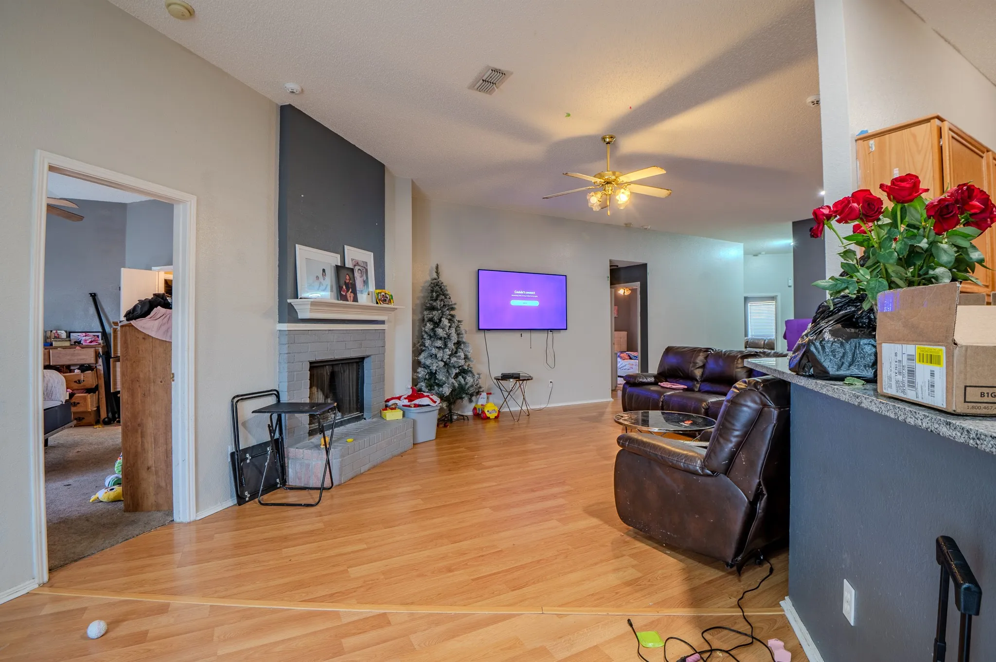 Single Family Residence For Sale in Tarrant County , 2401 Kelton Street, Fort Worth, Texas 76133, 4 Bedroom, 2 Bathroom, 2 Garage spaces, 1,816 Sqft, built in 2000, mls#21224024, Real Estate Agent in Fort Worth, Homes For Sale in Tarrant county, Homes For Sale in Fort Worth, Realtor in Fort Worth Texas, Real Estate Brokerage Independent Realty Texas, Luminita Cordes Realtor