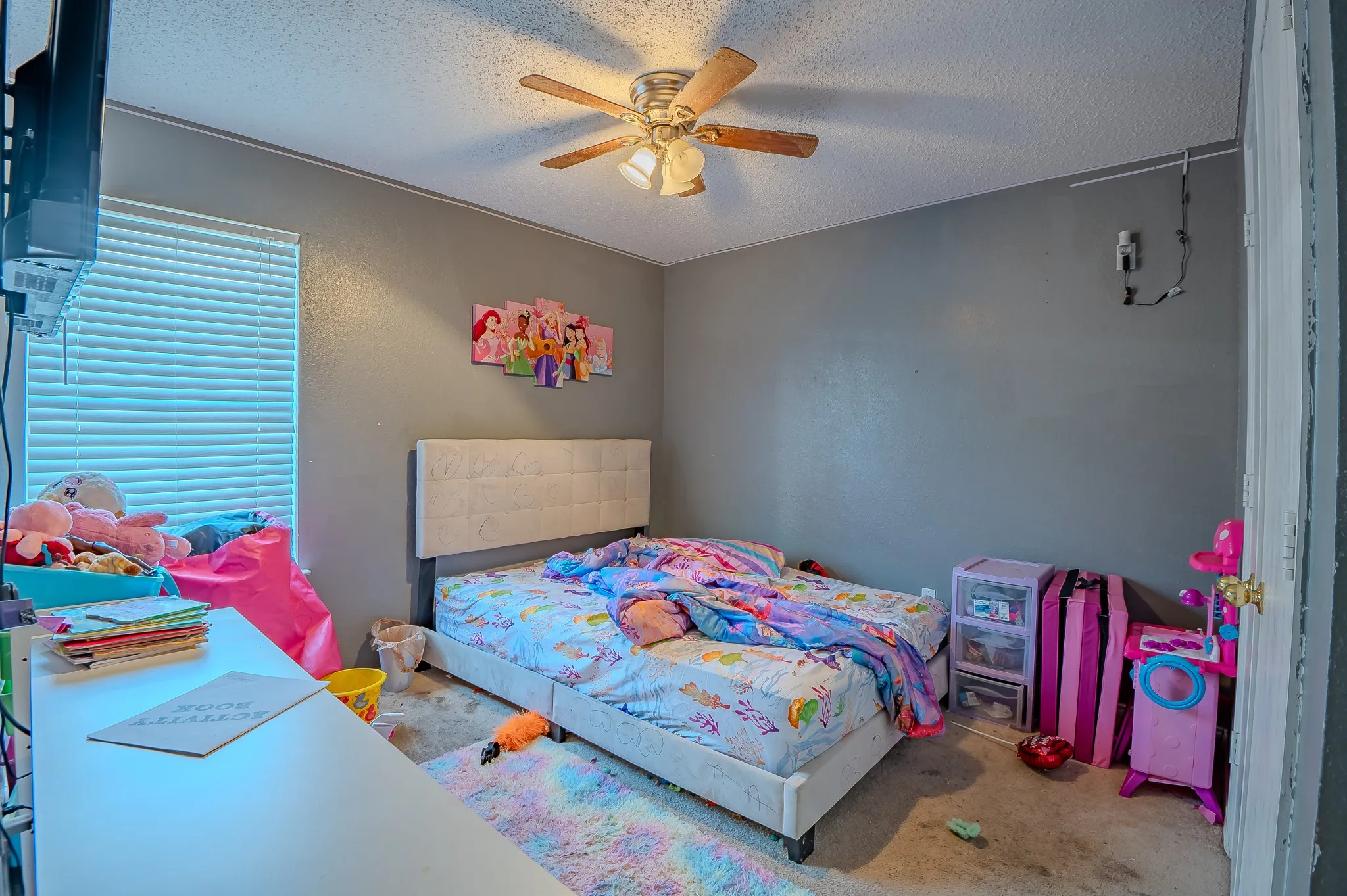 Single Family Residence For Sale in Tarrant County , 2401 Kelton Street, Fort Worth, Texas 76133, 4 Bedroom, 2 Bathroom, 2 Garage spaces, 1,816 Sqft, built in 2000, mls#21224024, Real Estate Agent in Fort Worth, Homes For Sale in Tarrant county, Homes For Sale in Fort Worth, Realtor in Fort Worth Texas, Real Estate Brokerage Independent Realty Texas, Luminita Cordes Realtor