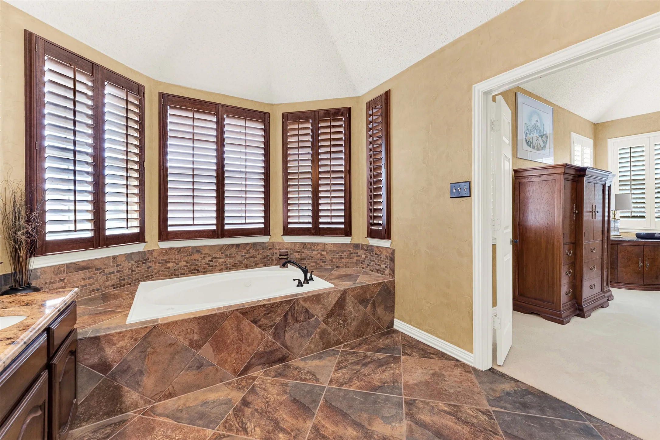 Single Family Residence For Sale in Collin County , 4513 Quincy Lane, Plano, Texas 75024, 5 Bedroom, 4 Bathroom, 3 Garage spaces, 4,068 Sqft, built in 1993, Price $875,000, mls#21226352, Real Estate Agent in Plano, Homes For Sale in Collin county, Homes For Sale in Plano, Realtor in Plano Texas, Real Estate Brokerage Independent Realty Texas, Luminita Cordes Realtor