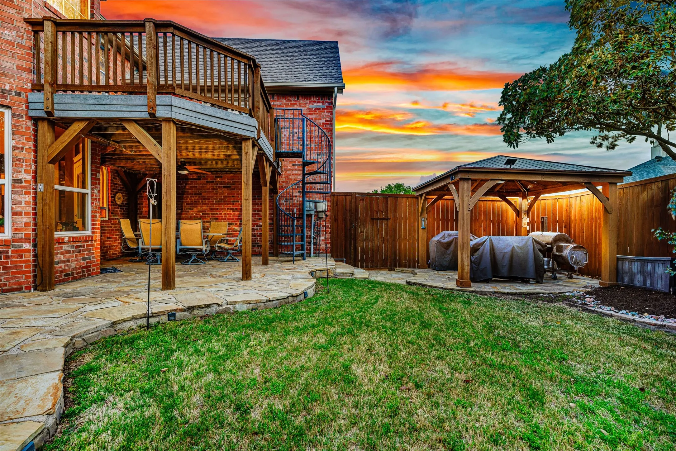 Single Family Residence For Sale in Collin County , 4513 Quincy Lane, Plano, Texas 75024, 5 Bedroom, 4 Bathroom, 3 Garage spaces, 4,068 Sqft, built in 1993, Price $875,000, mls#21226352, Real Estate Agent in Plano, Homes For Sale in Collin county, Homes For Sale in Plano, Realtor in Plano Texas, Real Estate Brokerage Independent Realty Texas, Luminita Cordes Realtor