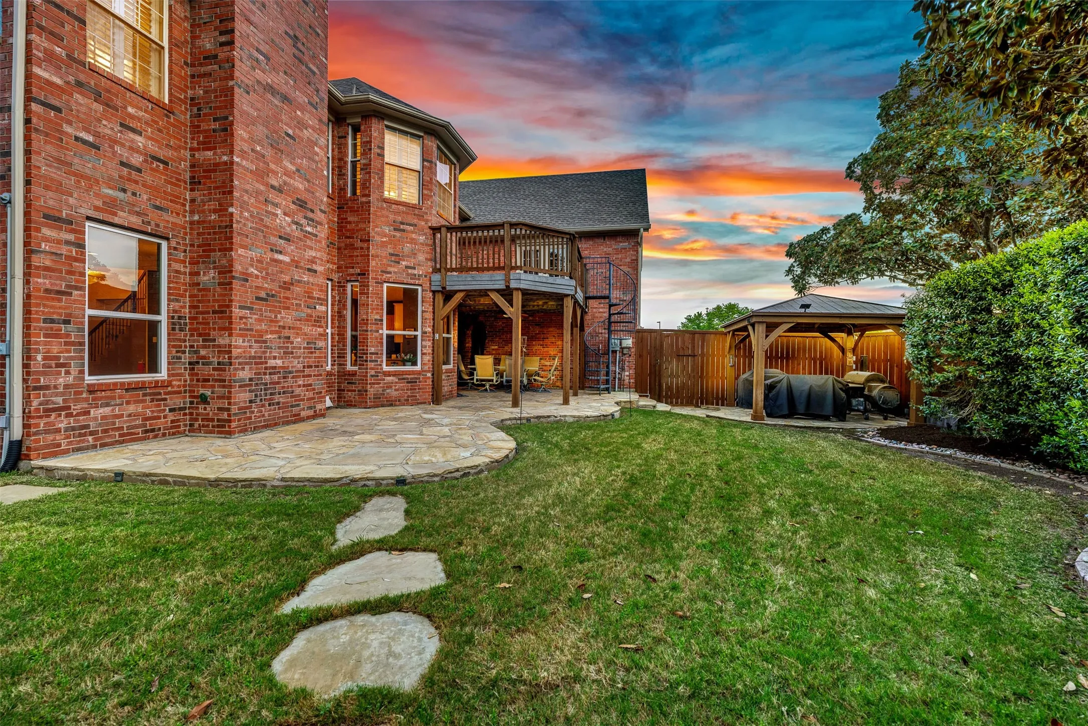 Single Family Residence For Sale in Collin County , 4513 Quincy Lane, Plano, Texas 75024, 5 Bedroom, 4 Bathroom, 3 Garage spaces, 4,068 Sqft, built in 1993, Price $875,000, mls#21226352, Real Estate Agent in Plano, Homes For Sale in Collin county, Homes For Sale in Plano, Realtor in Plano Texas, Real Estate Brokerage Independent Realty Texas, Luminita Cordes Realtor