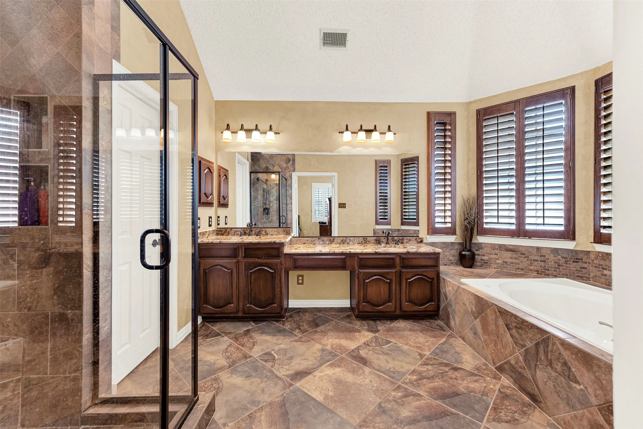 Single Family Residence For Sale in Collin County , 4513 Quincy Lane, Plano, Texas 75024, 5 Bedroom, 4 Bathroom, 3 Garage spaces, 4,068 Sqft, built in 1993, Price $875,000, mls#21226352, Real Estate Agent in Plano, Homes For Sale in Collin county, Homes For Sale in Plano, Realtor in Plano Texas, Real Estate Brokerage Independent Realty Texas, Luminita Cordes Realtor