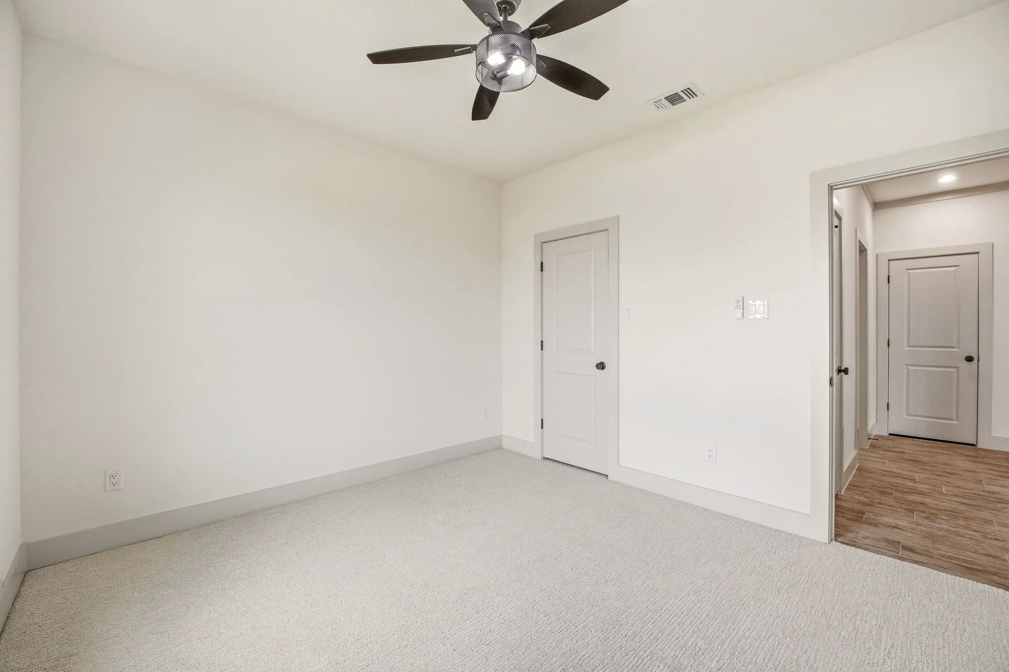 Single Family Residence For Sale in Somervell County , 103 Eagle Court, Glen Rose, Texas 76077, 4 Bedroom, 3 Bathroom, 3 Garage spaces, 2,550 Sqft, built in 2026, New Construction - Complete, mls#21226743, Real Estate Agent in Glen Rose, Homes For Sale in Somervell county, Homes For Sale in Glen Rose, Realtor in Glen Rose Texas, Real Estate Brokerage Independent Realty Texas, Luminita Cordes Realtor