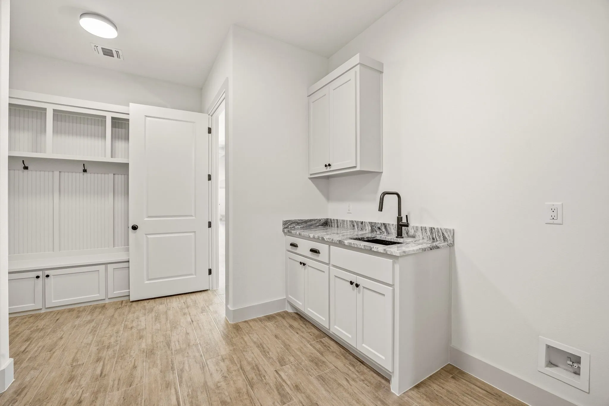 Single Family Residence For Sale in Somervell County , 103 Eagle Court, Glen Rose, Texas 76077, 4 Bedroom, 3 Bathroom, 3 Garage spaces, 2,550 Sqft, built in 2026, New Construction - Complete, mls#21226743, Real Estate Agent in Glen Rose, Homes For Sale in Somervell county, Homes For Sale in Glen Rose, Realtor in Glen Rose Texas, Real Estate Brokerage Independent Realty Texas, Luminita Cordes Realtor