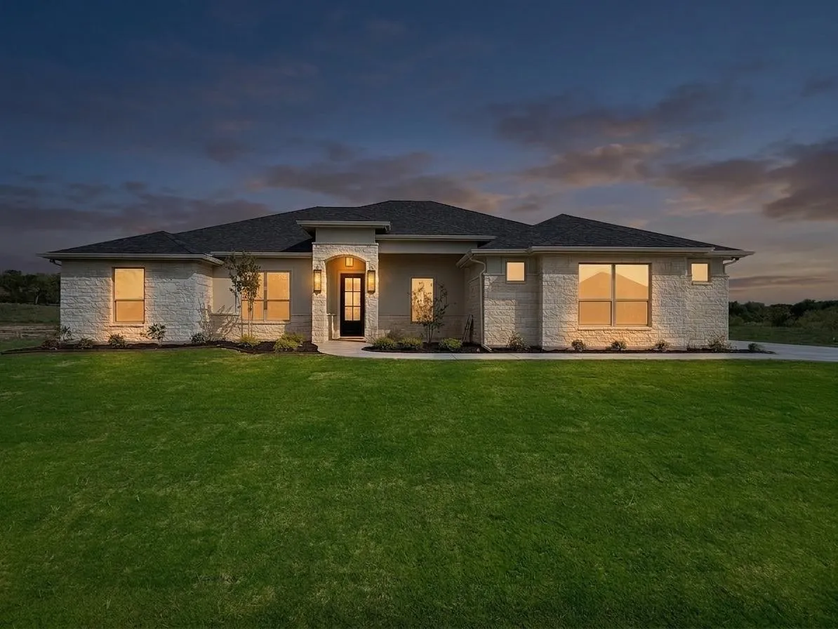 Single Family Residence For Sale in Somervell County , 103 Eagle Court, Glen Rose, Texas 76077, 4 Bedroom, 3 Bathroom, 3 Garage spaces, 2,550 Sqft, built in 2026, New Construction - Complete, mls#21226743, Real Estate Agent in Glen Rose, Homes For Sale in Somervell county, Homes For Sale in Glen Rose, Realtor in Glen Rose Texas, Real Estate Brokerage Independent Realty Texas, Luminita Cordes Realtor
