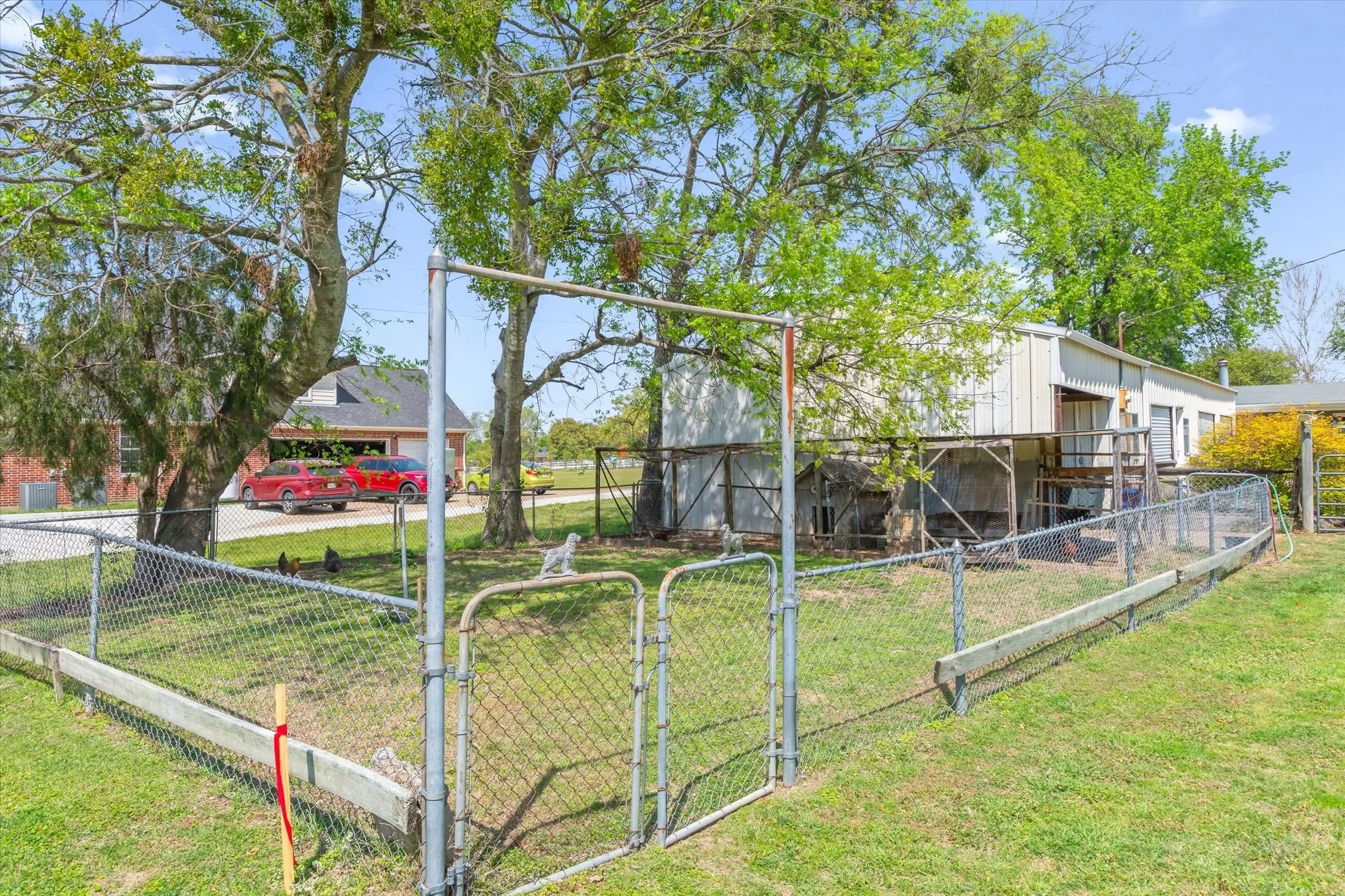 Single Family Residence For Sale in Kaufman County , 7142 S Fm 148, Kaufman, Texas 75142, 4 Bedroom, 3 Bathroom, 4 Garage spaces, 2,670 Sqft, built in 1976, mls#21219657, Real Estate Agent in Kaufman, Homes For Sale in Kaufman county, Homes For Sale in Kaufman, Realtor in Kaufman Texas, Real Estate Brokerage Independent Realty Texas, Luminita Cordes Realtor