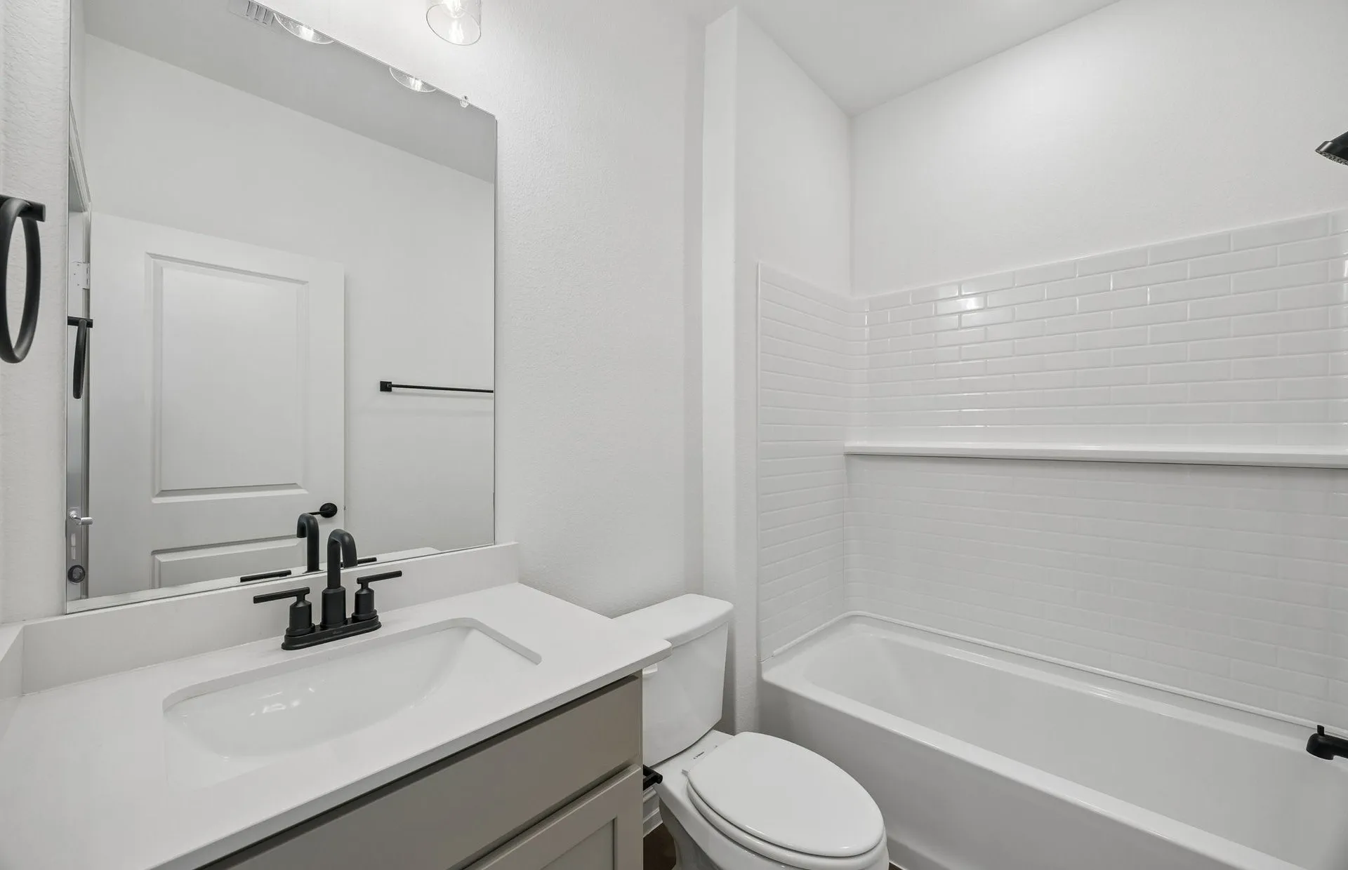 Secondary bath on first level