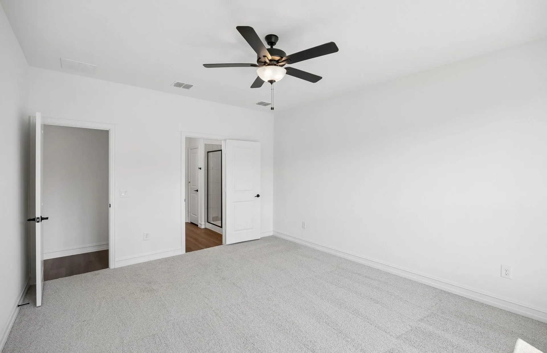 Spacious primary suite
