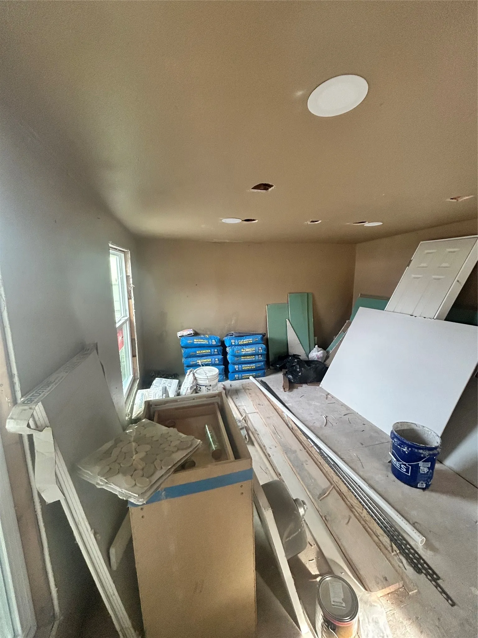 Mobile Home For Sale in Hood County , 6614 Ashley Court, Granbury, Texas 76049, 3 Bedroom, 2 Bathroom, Garage spaces, 1,492 Sqft, built in 1983, mls#21226804, Real Estate Agent in Granbury, Homes For Sale in Hood county, Homes For Sale in Granbury, Realtor in Granbury Texas, Real Estate Brokerage Independent Realty Texas, Luminita Cordes Realtor