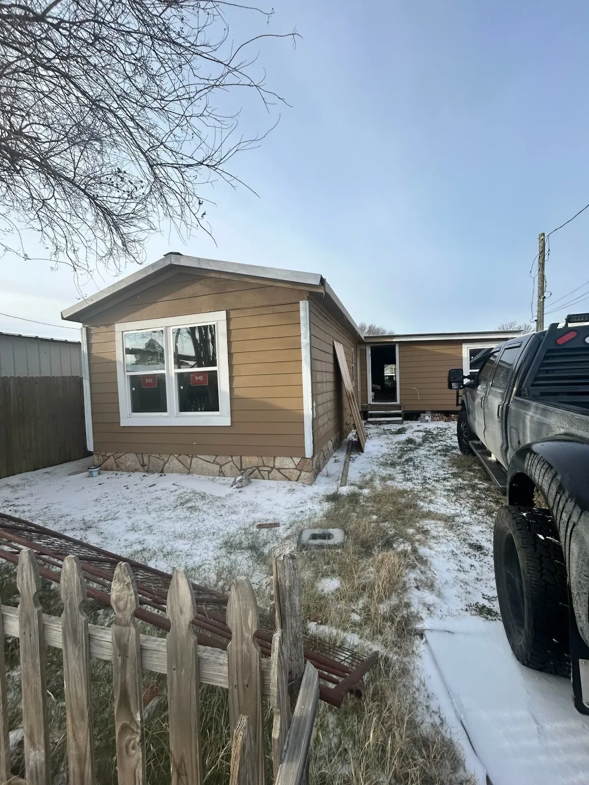 Mobile Home For Sale in Hood County , 6614 Ashley Court, Granbury, Texas 76049, 3 Bedroom, 2 Bathroom, Garage spaces, 1,492 Sqft, built in 1983, mls#21226804, Real Estate Agent in Granbury, Homes For Sale in Hood county, Homes For Sale in Granbury, Realtor in Granbury Texas, Real Estate Brokerage Independent Realty Texas, Luminita Cordes Realtor