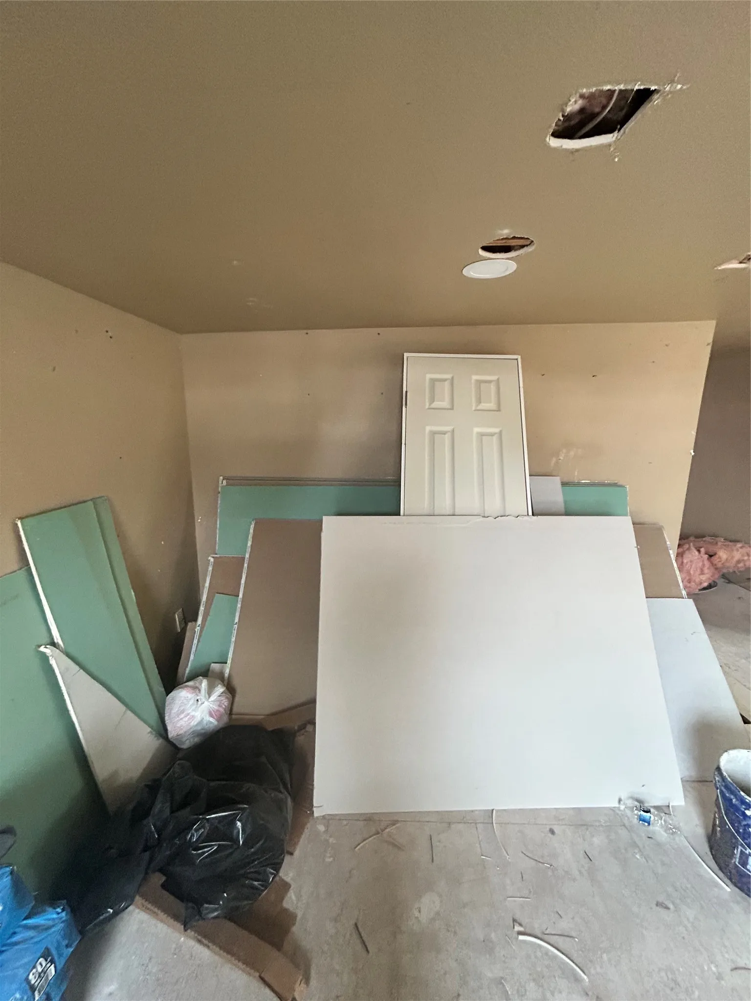 Mobile Home For Sale in Hood County , 6614 Ashley Court, Granbury, Texas 76049, 3 Bedroom, 2 Bathroom, Garage spaces, 1,492 Sqft, built in 1983, mls#21226804, Real Estate Agent in Granbury, Homes For Sale in Hood county, Homes For Sale in Granbury, Realtor in Granbury Texas, Real Estate Brokerage Independent Realty Texas, Luminita Cordes Realtor