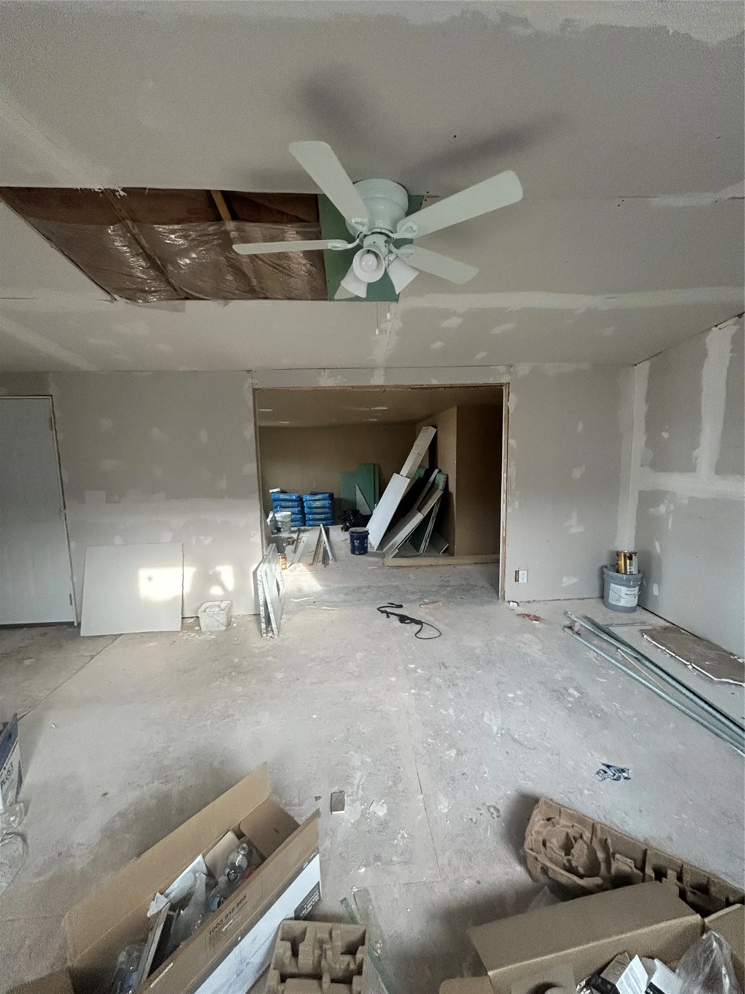 Mobile Home For Sale in Hood County , 6614 Ashley Court, Granbury, Texas 76049, 3 Bedroom, 2 Bathroom, Garage spaces, 1,492 Sqft, built in 1983, mls#21226804, Real Estate Agent in Granbury, Homes For Sale in Hood county, Homes For Sale in Granbury, Realtor in Granbury Texas, Real Estate Brokerage Independent Realty Texas, Luminita Cordes Realtor