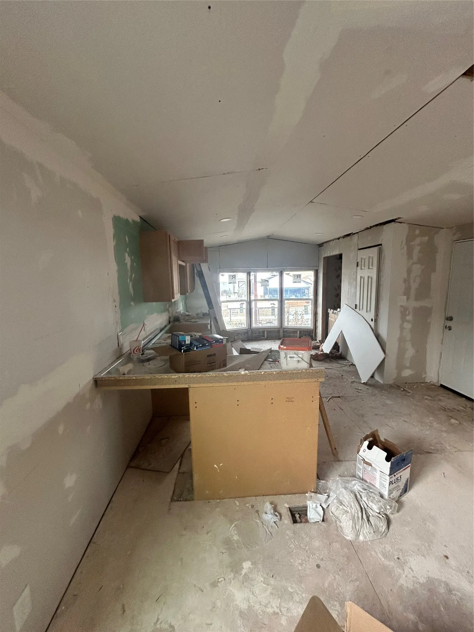 Mobile Home For Sale in Hood County , 6614 Ashley Court, Granbury, Texas 76049, 3 Bedroom, 2 Bathroom, Garage spaces, 1,492 Sqft, built in 1983, mls#21226804, Real Estate Agent in Granbury, Homes For Sale in Hood county, Homes For Sale in Granbury, Realtor in Granbury Texas, Real Estate Brokerage Independent Realty Texas, Luminita Cordes Realtor