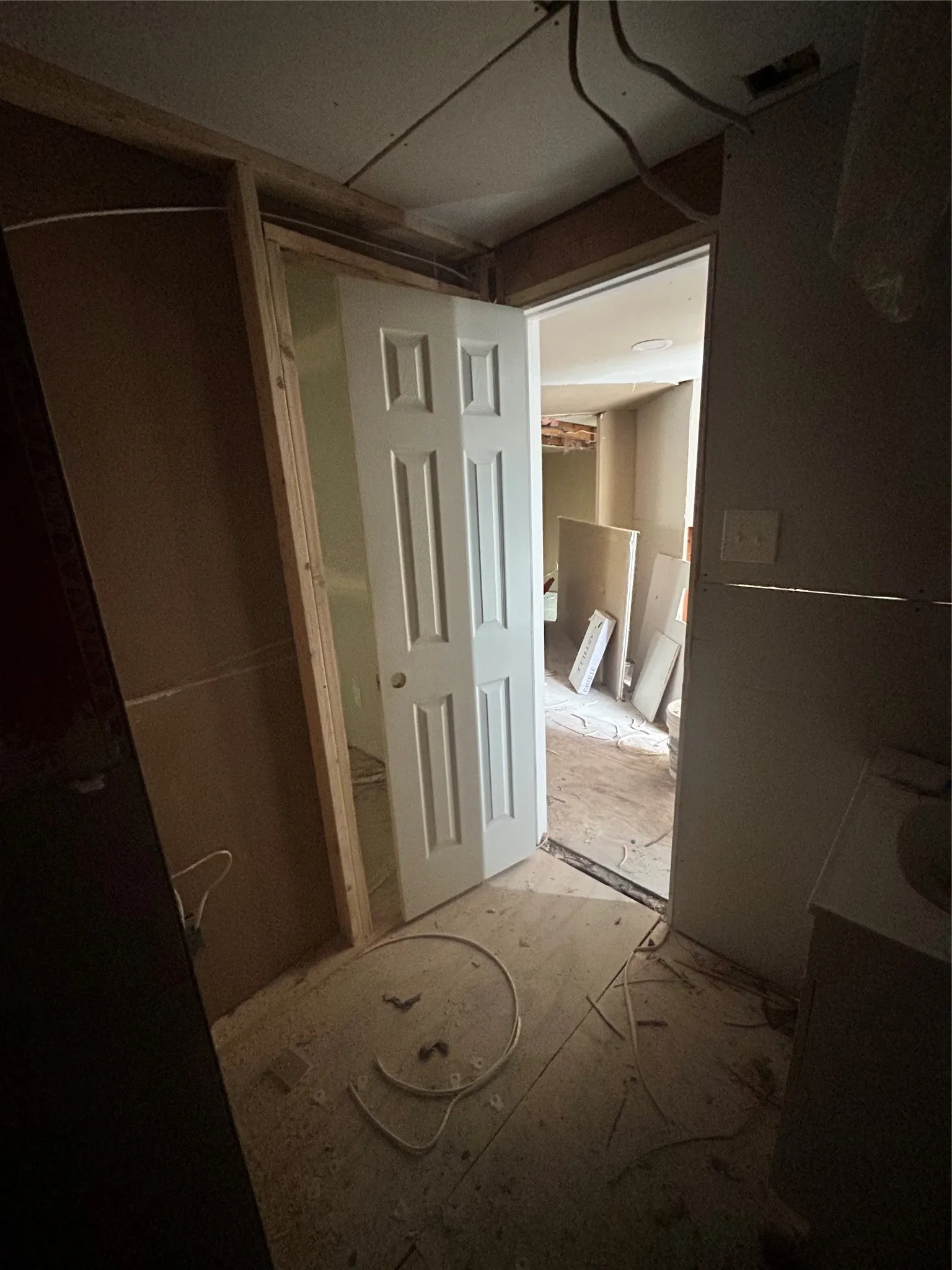 Mobile Home For Sale in Hood County , 6614 Ashley Court, Granbury, Texas 76049, 3 Bedroom, 2 Bathroom, Garage spaces, 1,492 Sqft, built in 1983, mls#21226804, Real Estate Agent in Granbury, Homes For Sale in Hood county, Homes For Sale in Granbury, Realtor in Granbury Texas, Real Estate Brokerage Independent Realty Texas, Luminita Cordes Realtor