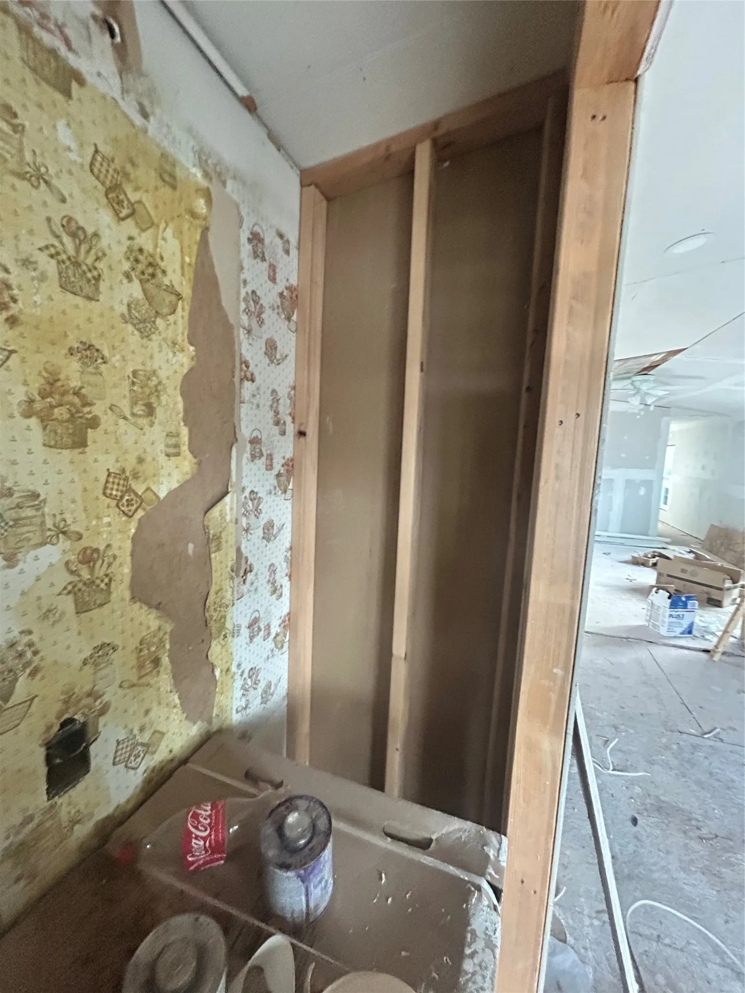 Mobile Home For Sale in Hood County , 6614 Ashley Court, Granbury, Texas 76049, 3 Bedroom, 2 Bathroom, Garage spaces, 1,492 Sqft, built in 1983, mls#21226804, Real Estate Agent in Granbury, Homes For Sale in Hood county, Homes For Sale in Granbury, Realtor in Granbury Texas, Real Estate Brokerage Independent Realty Texas, Luminita Cordes Realtor