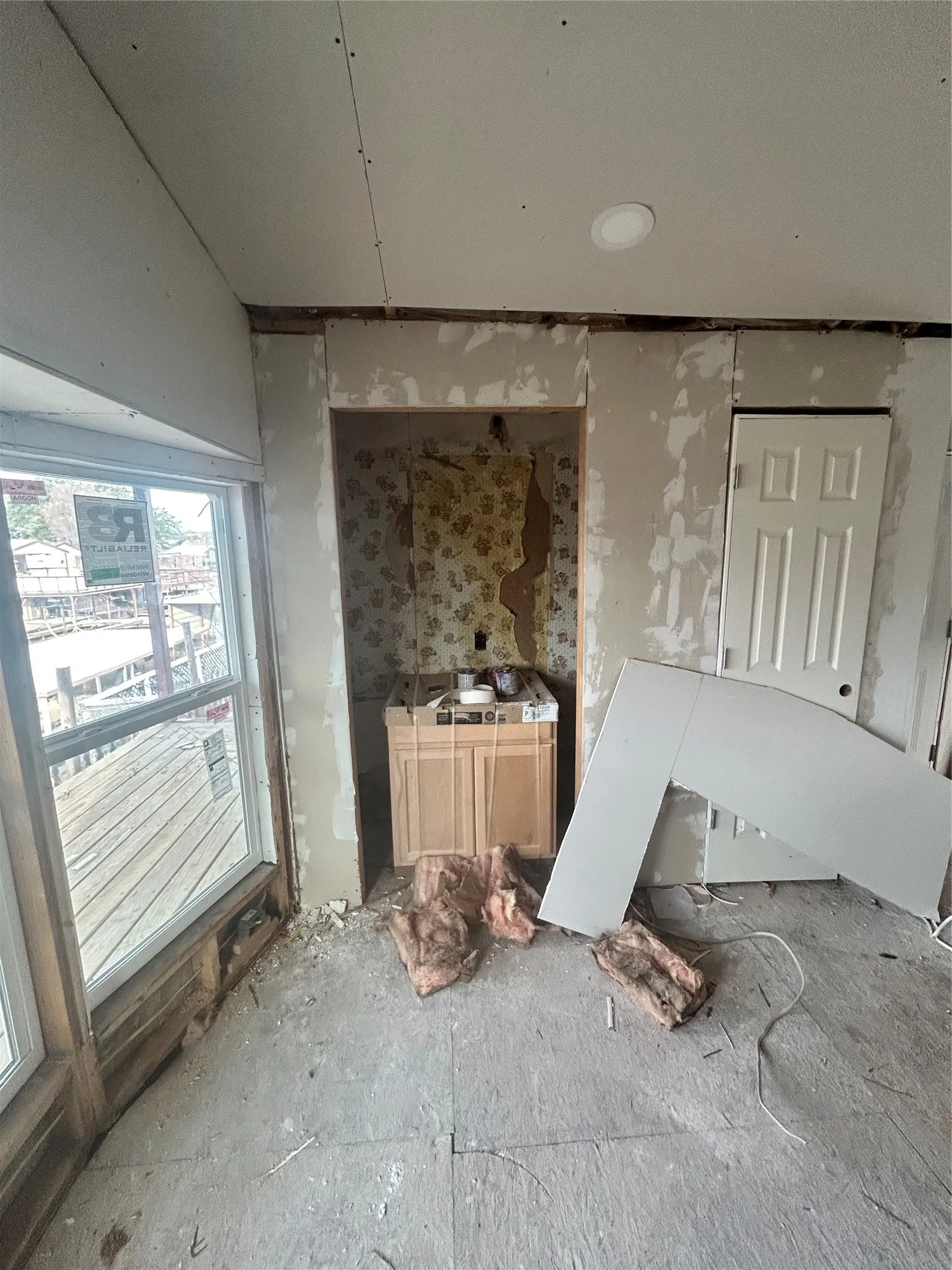 Mobile Home For Sale in Hood County , 6614 Ashley Court, Granbury, Texas 76049, 3 Bedroom, 2 Bathroom, Garage spaces, 1,492 Sqft, built in 1983, mls#21226804, Real Estate Agent in Granbury, Homes For Sale in Hood county, Homes For Sale in Granbury, Realtor in Granbury Texas, Real Estate Brokerage Independent Realty Texas, Luminita Cordes Realtor
