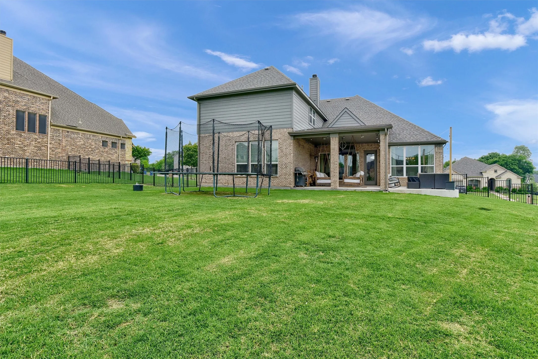 Single Family Residence For Sale in Grayson County , 2113 Deer Run, Gunter, Texas 75058, 4 Bedroom, 3 Bathroom, 2 Garage spaces, 3,378 Sqft, built in 2018, Preowned, mls#21226773, Real Estate Agent in Gunter, Homes For Sale in Grayson county, Homes For Sale in Gunter, Realtor in Gunter Texas, Real Estate Brokerage Independent Realty Texas, Luminita Cordes Realtor
