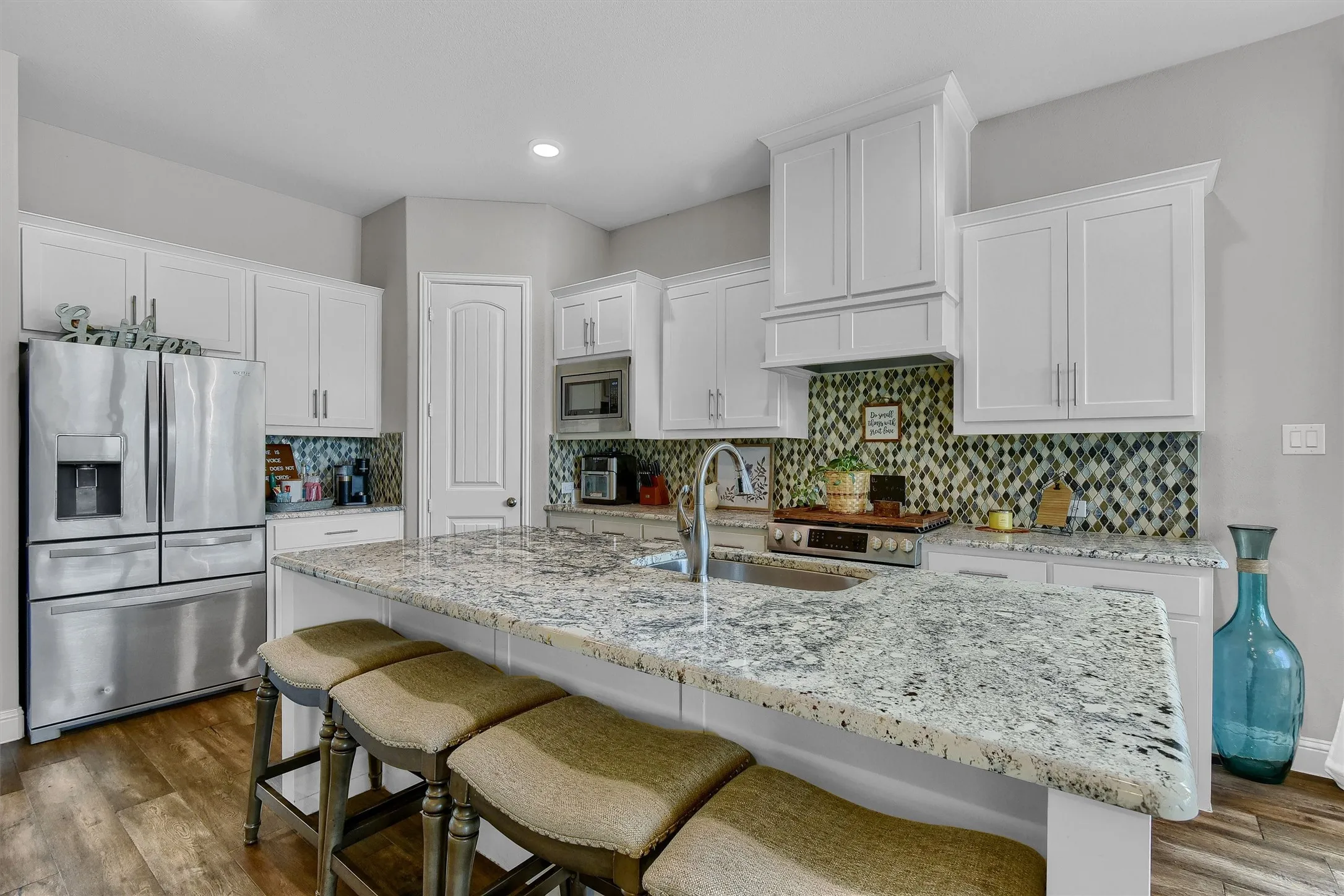 Single Family Residence For Sale in Grayson County , 2113 Deer Run, Gunter, Texas 75058, 4 Bedroom, 3 Bathroom, 2 Garage spaces, 3,378 Sqft, built in 2018, Preowned, mls#21226773, Real Estate Agent in Gunter, Homes For Sale in Grayson county, Homes For Sale in Gunter, Realtor in Gunter Texas, Real Estate Brokerage Independent Realty Texas, Luminita Cordes Realtor