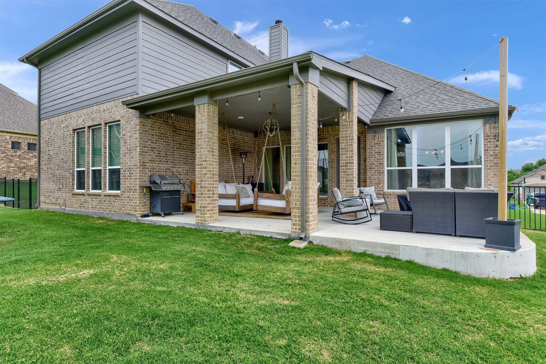 Single Family Residence For Sale in Grayson County , 2113 Deer Run, Gunter, Texas 75058, 4 Bedroom, 3 Bathroom, 2 Garage spaces, 3,378 Sqft, built in 2018, Preowned, mls#21226773, Real Estate Agent in Gunter, Homes For Sale in Grayson county, Homes For Sale in Gunter, Realtor in Gunter Texas, Real Estate Brokerage Independent Realty Texas, Luminita Cordes Realtor