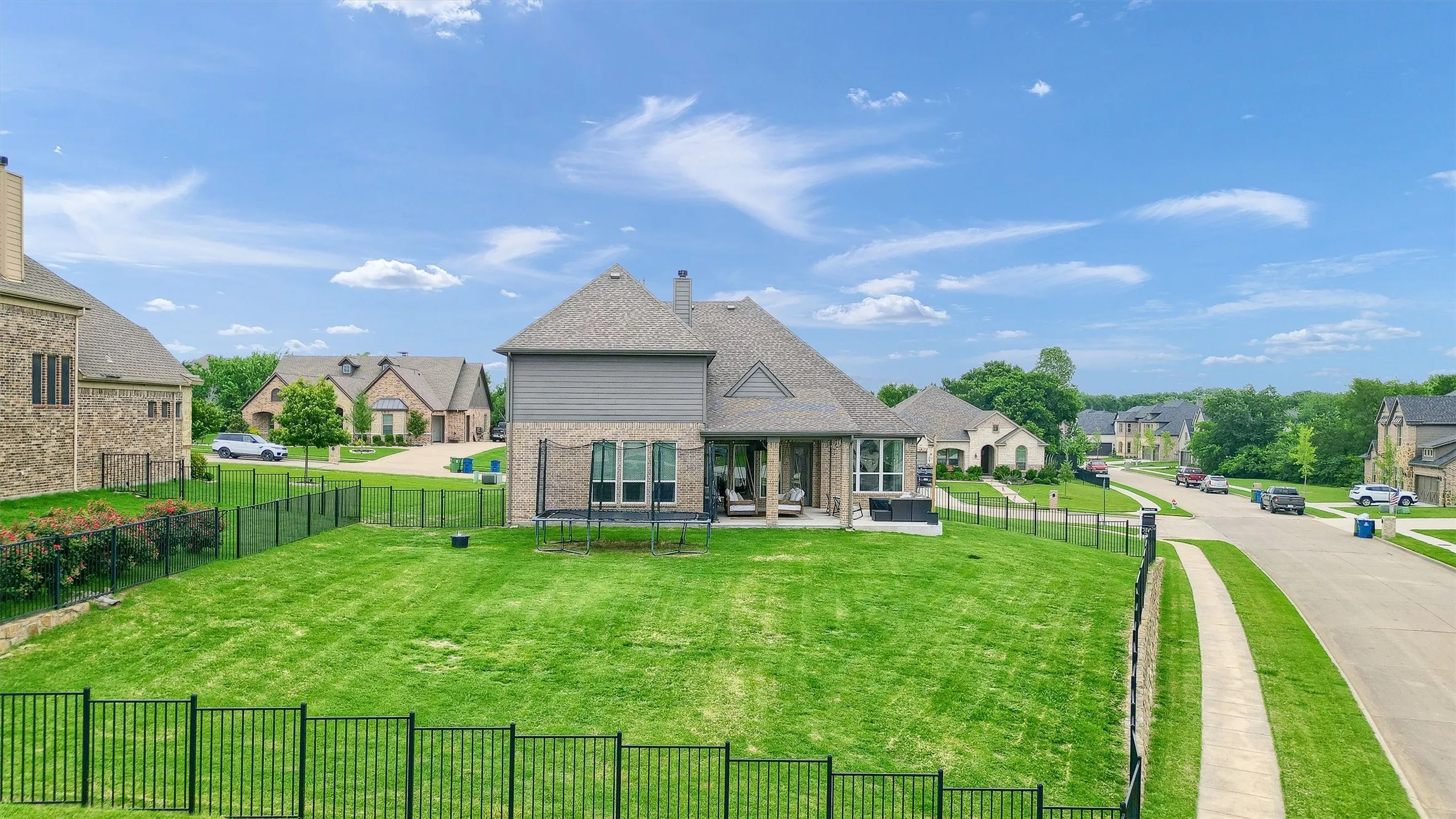 Single Family Residence For Sale in Grayson County , 2113 Deer Run, Gunter, Texas 75058, 4 Bedroom, 3 Bathroom, 2 Garage spaces, 3,378 Sqft, built in 2018, Preowned, mls#21226773, Real Estate Agent in Gunter, Homes For Sale in Grayson county, Homes For Sale in Gunter, Realtor in Gunter Texas, Real Estate Brokerage Independent Realty Texas, Luminita Cordes Realtor