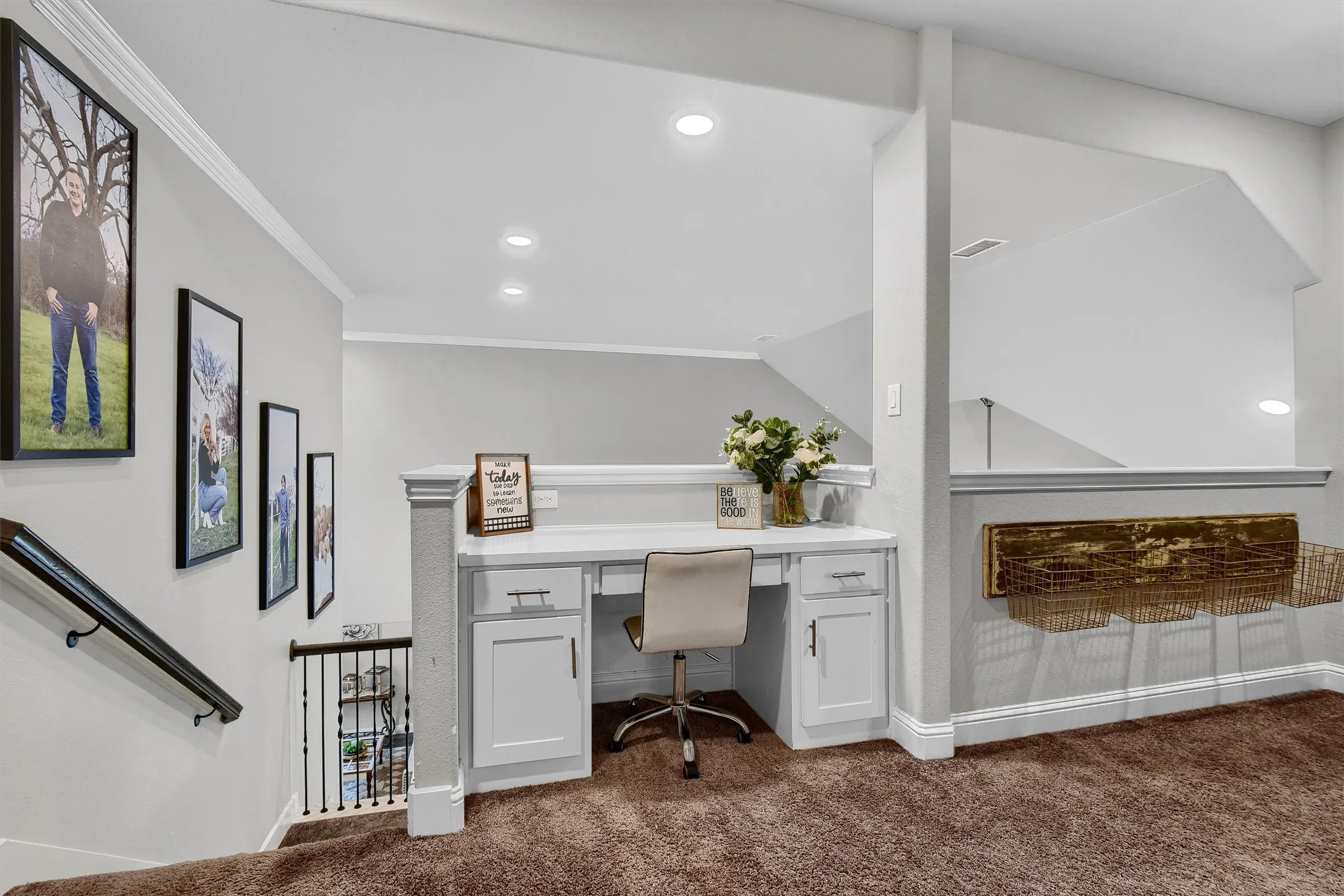 Single Family Residence For Sale in Grayson County , 2113 Deer Run, Gunter, Texas 75058, 4 Bedroom, 3 Bathroom, 2 Garage spaces, 3,378 Sqft, built in 2018, Preowned, mls#21226773, Real Estate Agent in Gunter, Homes For Sale in Grayson county, Homes For Sale in Gunter, Realtor in Gunter Texas, Real Estate Brokerage Independent Realty Texas, Luminita Cordes Realtor