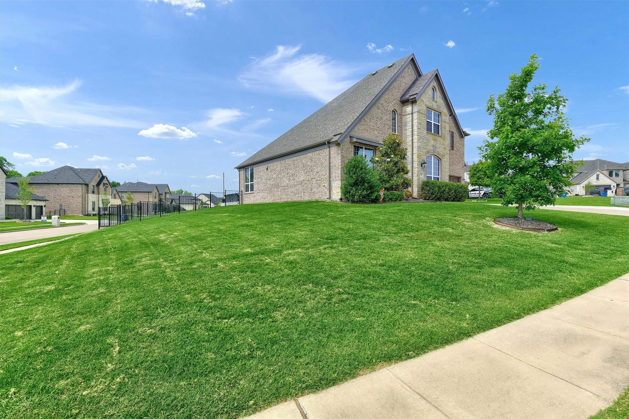 Single Family Residence For Sale in Grayson County , 2113 Deer Run, Gunter, Texas 75058, 4 Bedroom, 3 Bathroom, 2 Garage spaces, 3,378 Sqft, built in 2018, Preowned, mls#21226773, Real Estate Agent in Gunter, Homes For Sale in Grayson county, Homes For Sale in Gunter, Realtor in Gunter Texas, Real Estate Brokerage Independent Realty Texas, Luminita Cordes Realtor