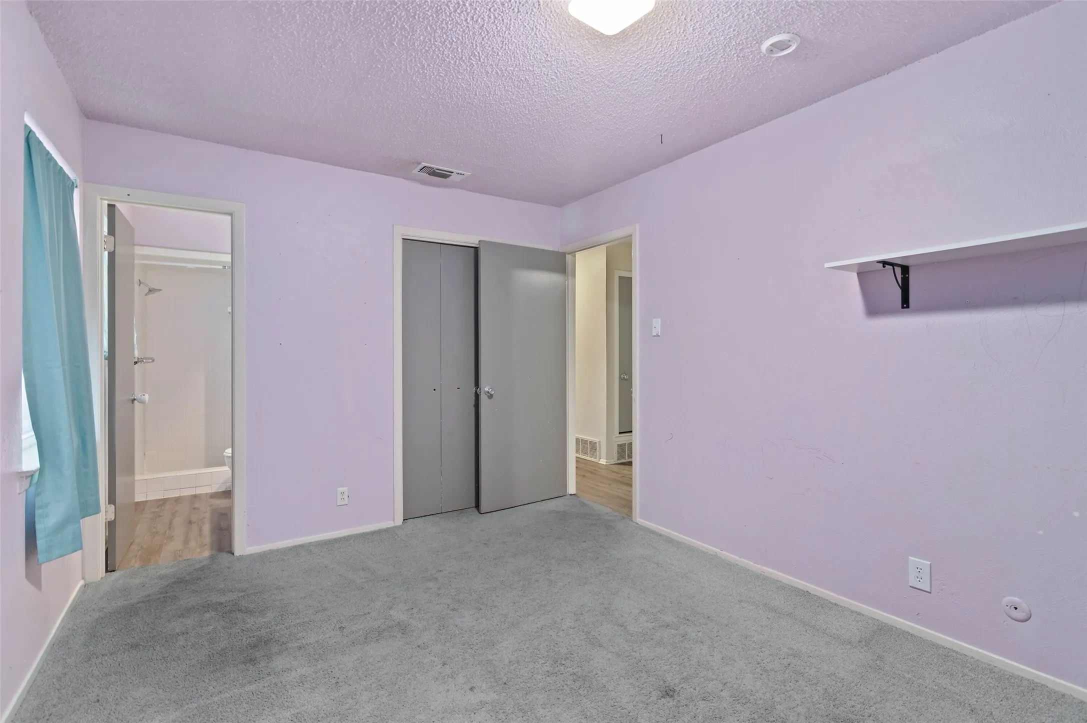 Single Family Residence For Sale in Denton County , 306 Bluebird Circle, Denton, Texas 76209, 3 Bedrooms, 2 Bathrooms, 2 Garage spaces, 1,294 Sqft, built in 1970, Preowned, Price $225,000, mls#21218557, Real Estate Agent in Denton, Homes For Sale in Denton county, Homes For Sale in Denton, Realtor in Denton Texas, Real Estate Brokerage Independent Realty Texas, Luminita Cordes Realtor