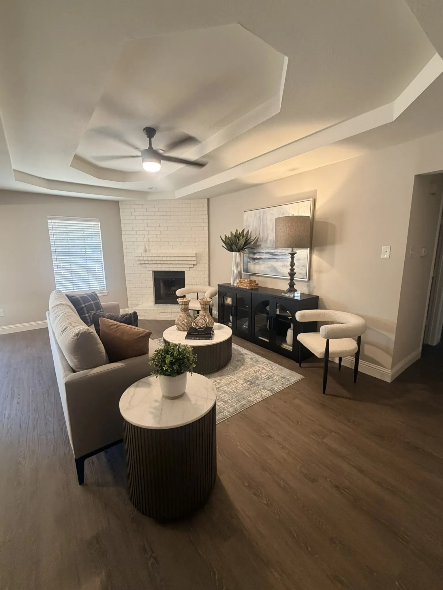 Single Family Residence For Sale in Ellis County , 104 Prairie View Lane, Red Oak, Texas 75154, 3 Bedroom, 2 Bathroom, 2 Garage spaces, 1,250 Sqft, built in 1982, Preowned, mls#21226121, Real Estate Agent in Red Oak, Homes For Sale in Ellis county, Homes For Sale in Red Oak, Realtor in Red Oak Texas, Real Estate Brokerage Independent Realty Texas, Luminita Cordes Realtor