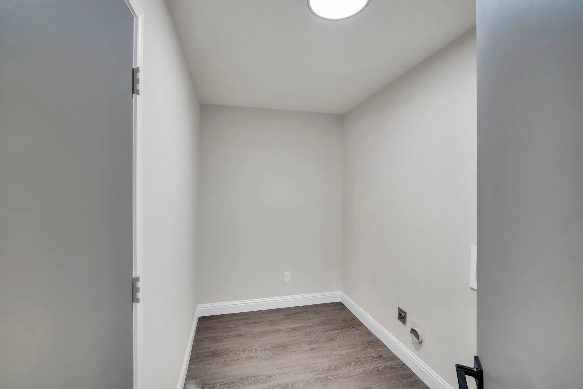 Single Family Residence For Sale in Ellis County , 104 Prairie View Lane, Red Oak, Texas 75154, 3 Bedroom, 2 Bathroom, 2 Garage spaces, 1,250 Sqft, built in 1982, Preowned, mls#21226121, Real Estate Agent in Red Oak, Homes For Sale in Ellis county, Homes For Sale in Red Oak, Realtor in Red Oak Texas, Real Estate Brokerage Independent Realty Texas, Luminita Cordes Realtor