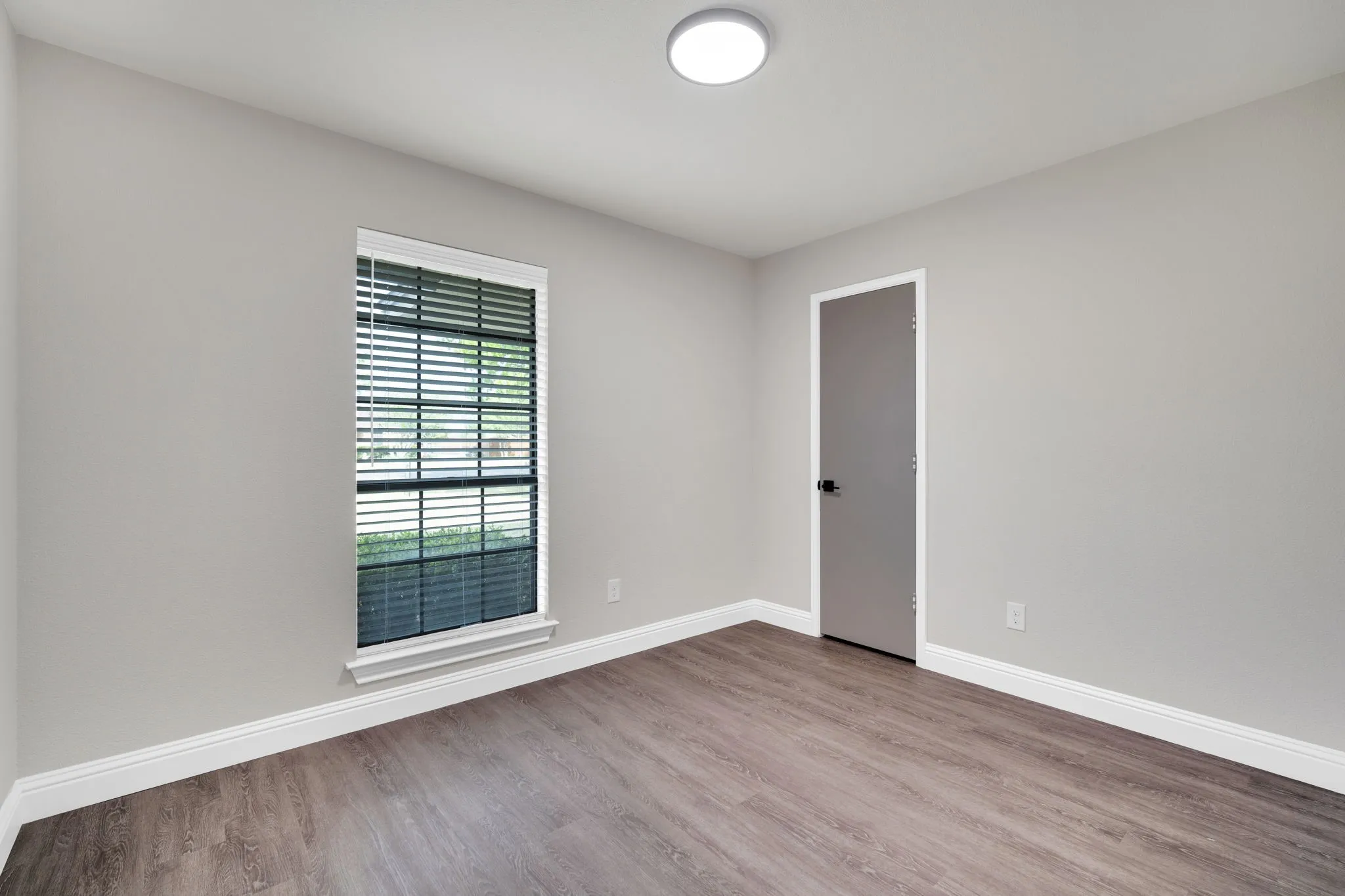 Single Family Residence For Sale in Ellis County , 104 Prairie View Lane, Red Oak, Texas 75154, 3 Bedroom, 2 Bathroom, 2 Garage spaces, 1,250 Sqft, built in 1982, Preowned, mls#21226121, Real Estate Agent in Red Oak, Homes For Sale in Ellis county, Homes For Sale in Red Oak, Realtor in Red Oak Texas, Real Estate Brokerage Independent Realty Texas, Luminita Cordes Realtor