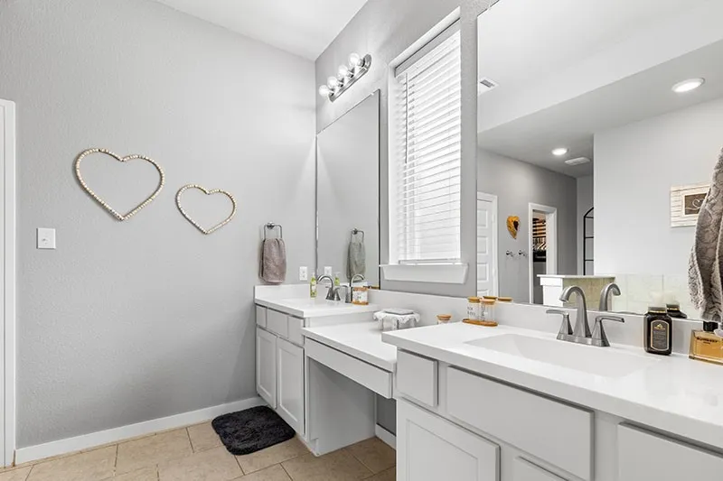 Single Family Residence For Sale in Grayson County , 3705 Magnolia Court, Denison, Texas 75020, 5 Bedroom, 4 Bathroom, 2 Garage spaces, 3,317 Sqft, built in 2018, Preowned, mls#21226901, Real Estate Agent in Denison, Homes For Sale in Grayson county, Homes For Sale in Denison, Realtor in Denison Texas, Real Estate Brokerage Independent Realty Texas, Luminita Cordes Realtor