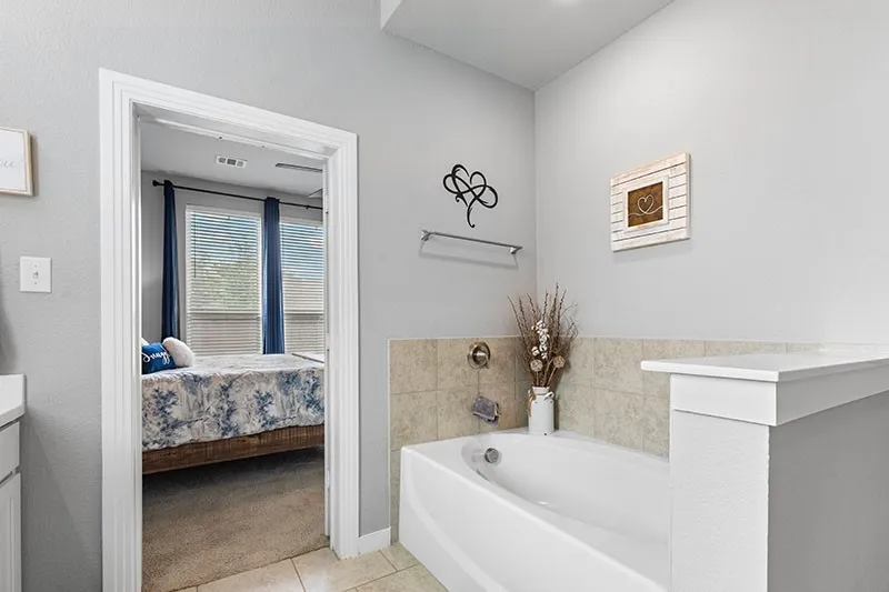 Single Family Residence For Sale in Grayson County , 3705 Magnolia Court, Denison, Texas 75020, 5 Bedroom, 4 Bathroom, 2 Garage spaces, 3,317 Sqft, built in 2018, Preowned, mls#21226901, Real Estate Agent in Denison, Homes For Sale in Grayson county, Homes For Sale in Denison, Realtor in Denison Texas, Real Estate Brokerage Independent Realty Texas, Luminita Cordes Realtor