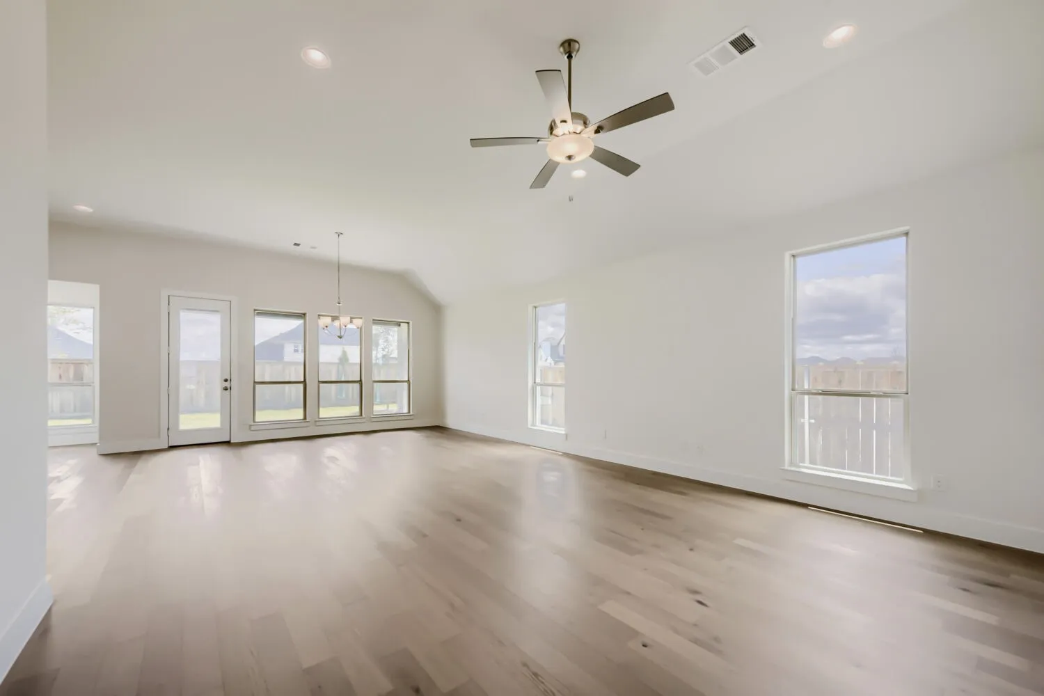 Single Family Residence For Sale in Tarrant County , 11404 Jackloe Street, Fort Worth, Texas 76052, 4 Bedroom, 3 Bathroom, 2 Garage spaces, 2,704 Sqft, built in 2026, New Construction - Incomplete, Price $525,000, mls#21226906, Real Estate Agent in Fort Worth, Homes For Sale in Tarrant county, Homes For Sale in Fort Worth, Realtor in Fort Worth Texas, Real Estate Brokerage Independent Realty Texas, Luminita Cordes Realtor