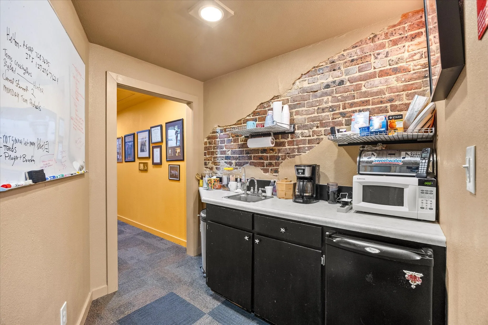 Retail For Sale in Hunt County , 1132 Main Street, Commerce, Texas 75428, 0, 0, Garage spaces, 0 Sqft, built in 1920, Preowned, mls#21206920, Real Estate Agent in Commerce, Homes For Sale in Hunt county, Homes For Sale in Commerce, Realtor in Commerce Texas, Real Estate Brokerage Independent Realty Texas, Luminita Cordes Realtor