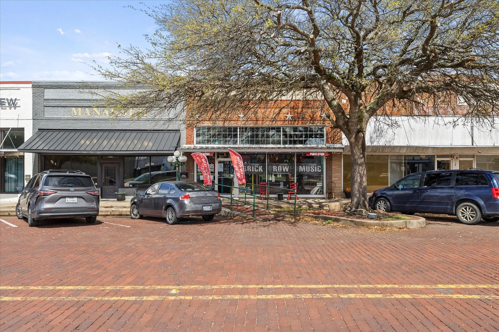Retail For Sale in Hunt County , 1132 Main Street, Commerce, Texas 75428, 0, 0, Garage spaces, 0 Sqft, built in 1920, Preowned, mls#21206920, Real Estate Agent in Commerce, Homes For Sale in Hunt county, Homes For Sale in Commerce, Realtor in Commerce Texas, Real Estate Brokerage Independent Realty Texas, Luminita Cordes Realtor