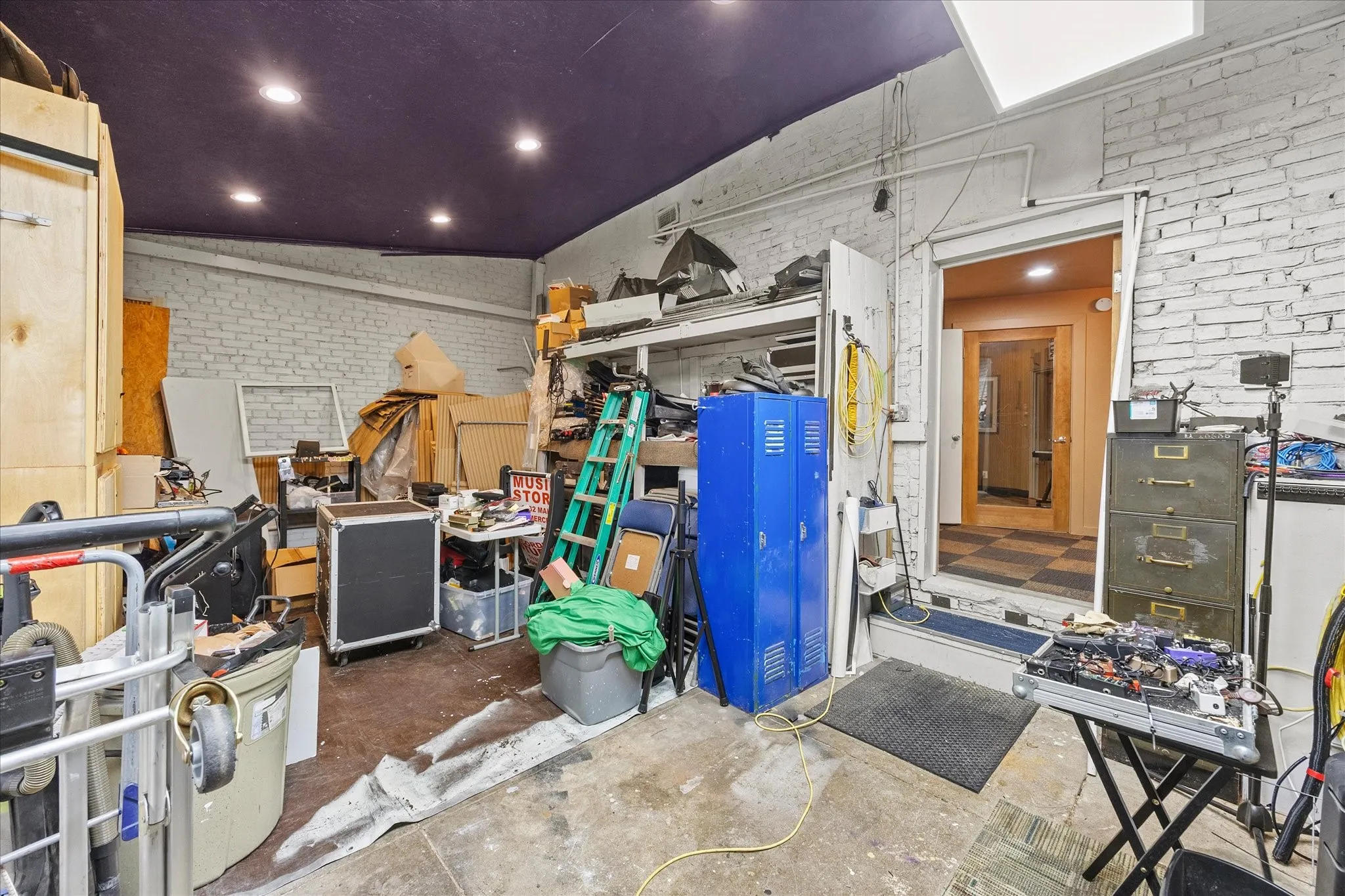 Retail For Sale in Hunt County , 1132 Main Street, Commerce, Texas 75428, 0, 0, Garage spaces, 0 Sqft, built in 1920, Preowned, mls#21206920, Real Estate Agent in Commerce, Homes For Sale in Hunt county, Homes For Sale in Commerce, Realtor in Commerce Texas, Real Estate Brokerage Independent Realty Texas, Luminita Cordes Realtor