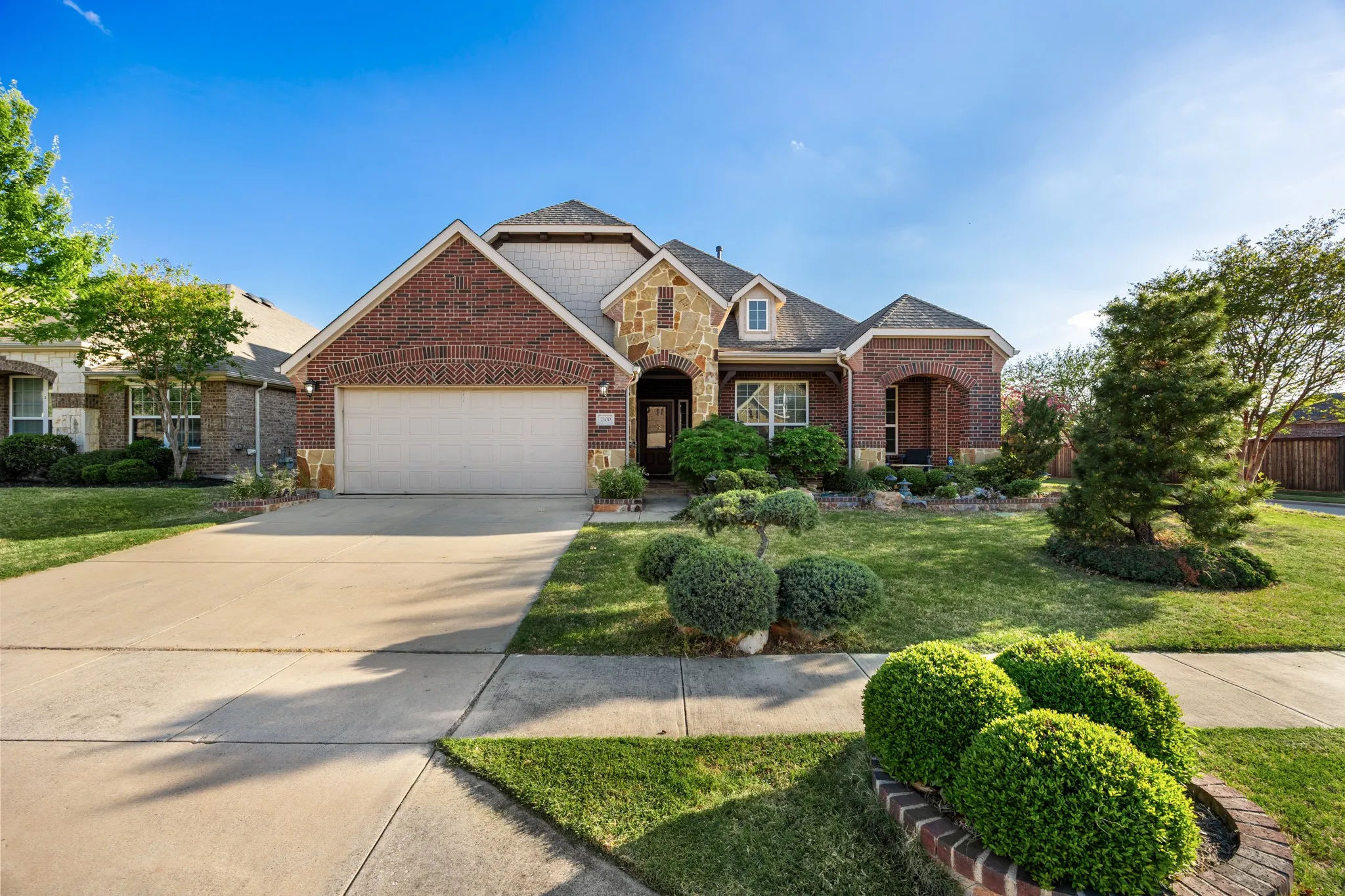 Single Family Residence For Sale in Tarrant County , 2100 Plamera Lane, Fort Worth, Texas 76131, 3 Bedroom, 2 Bathroom, 2 Garage spaces, 2,949 Sqft, built in 2014, Preowned, mls#21226715, Real Estate Agent in Fort Worth, Homes For Sale in Tarrant county, Homes For Sale in Fort Worth, Realtor in Fort Worth Texas, Real Estate Brokerage Independent Realty Texas, Luminita Cordes Realtor