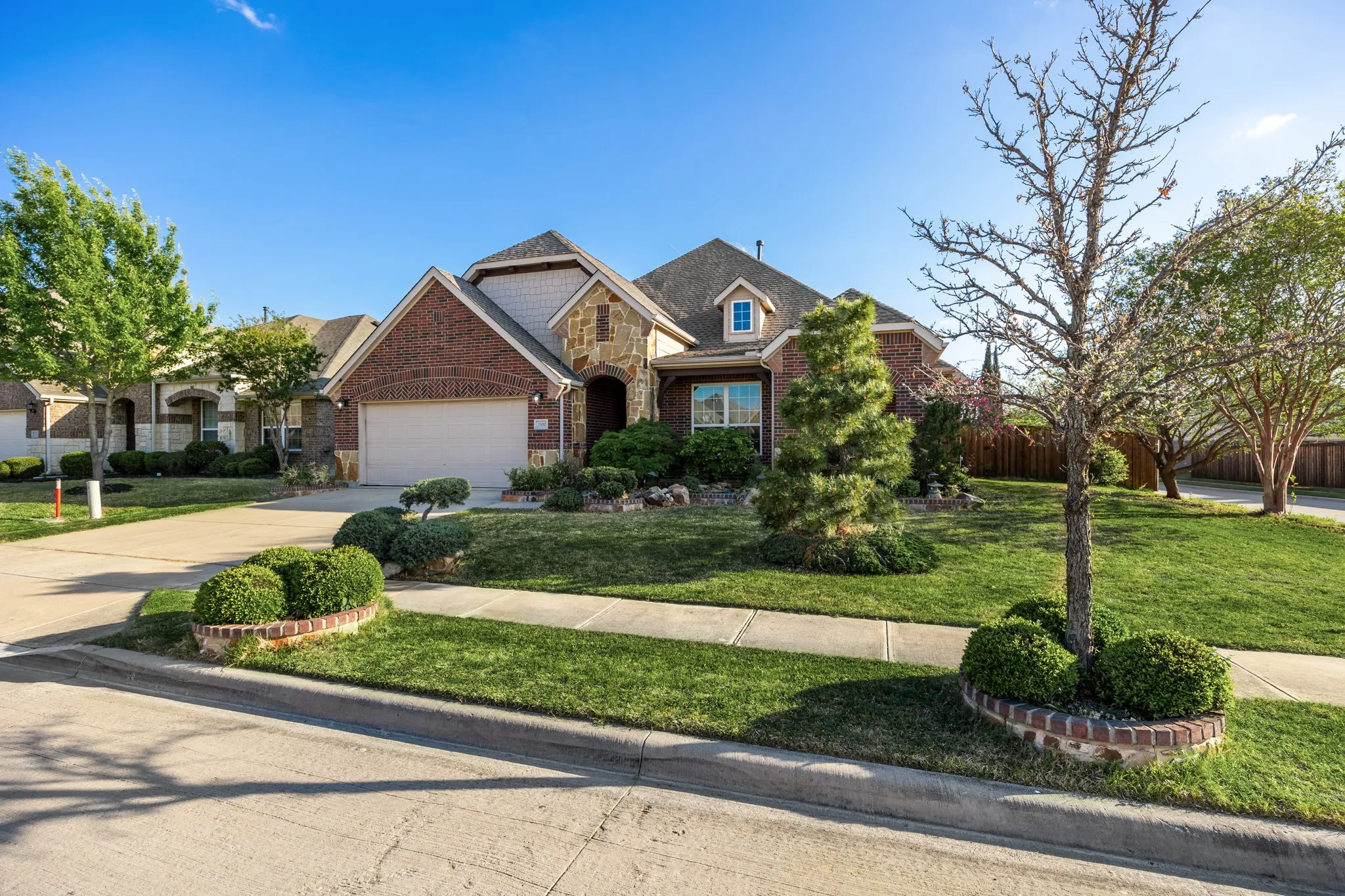 Single Family Residence For Sale in Tarrant County , 2100 Plamera Lane, Fort Worth, Texas 76131, 3 Bedroom, 2 Bathroom, 2 Garage spaces, 2,949 Sqft, built in 2014, Preowned, mls#21226715, Real Estate Agent in Fort Worth, Homes For Sale in Tarrant county, Homes For Sale in Fort Worth, Realtor in Fort Worth Texas, Real Estate Brokerage Independent Realty Texas, Luminita Cordes Realtor