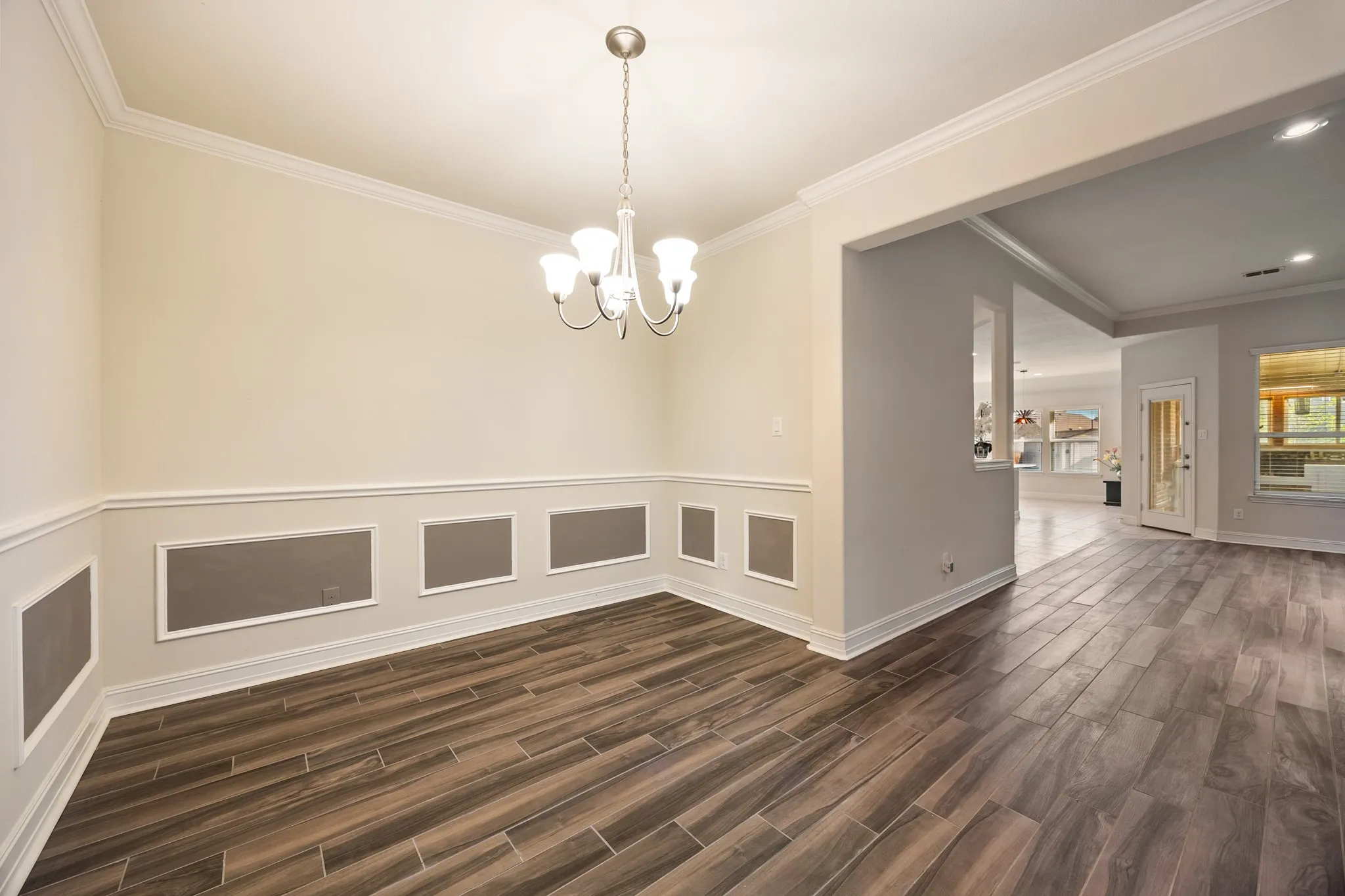 Single Family Residence For Sale in Tarrant County , 2100 Plamera Lane, Fort Worth, Texas 76131, 3 Bedroom, 2 Bathroom, 2 Garage spaces, 2,949 Sqft, built in 2014, Preowned, mls#21226715, Real Estate Agent in Fort Worth, Homes For Sale in Tarrant county, Homes For Sale in Fort Worth, Realtor in Fort Worth Texas, Real Estate Brokerage Independent Realty Texas, Luminita Cordes Realtor