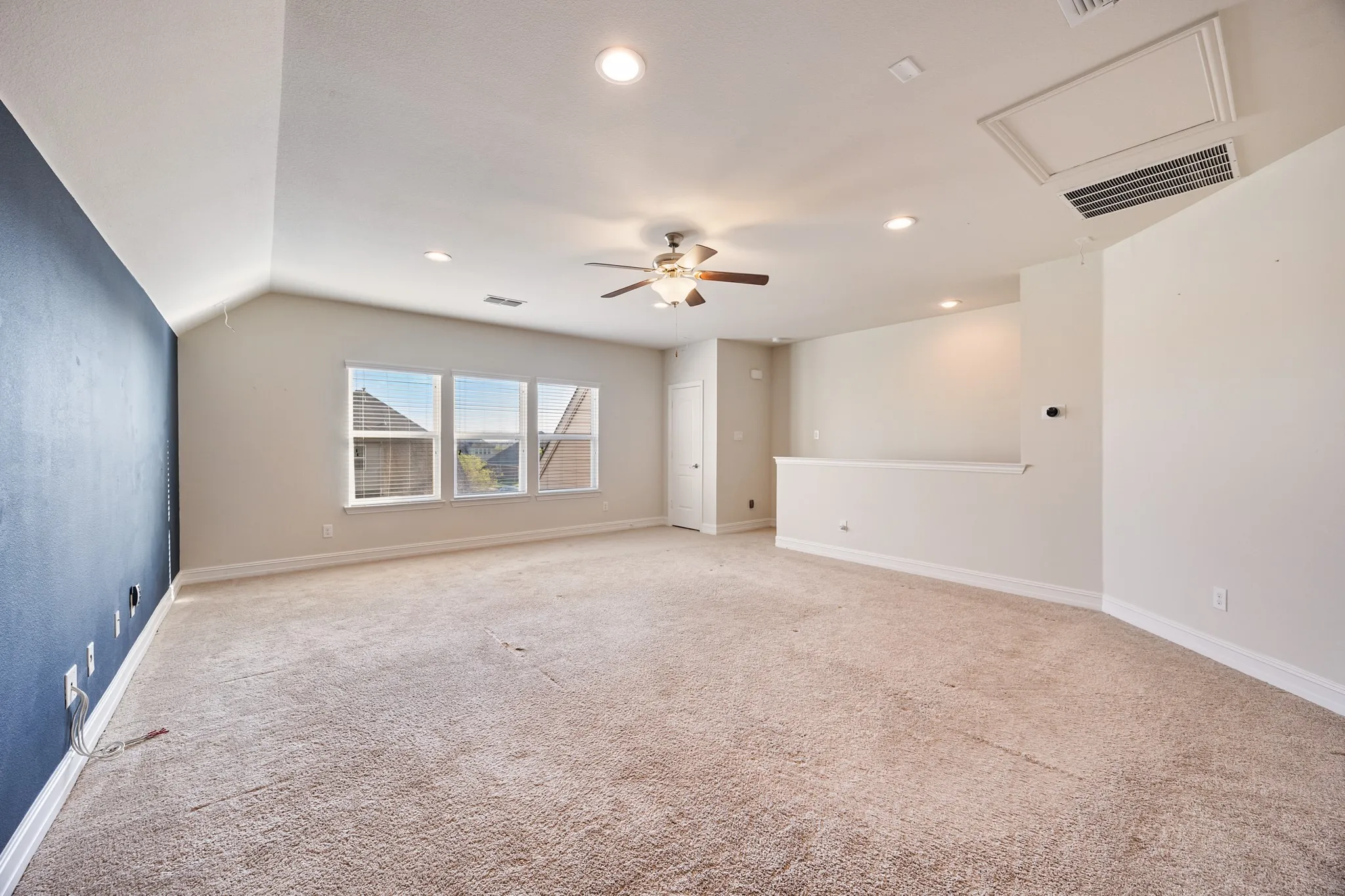 Single Family Residence For Sale in Tarrant County , 2100 Plamera Lane, Fort Worth, Texas 76131, 3 Bedroom, 2 Bathroom, 2 Garage spaces, 2,949 Sqft, built in 2014, Preowned, mls#21226715, Real Estate Agent in Fort Worth, Homes For Sale in Tarrant county, Homes For Sale in Fort Worth, Realtor in Fort Worth Texas, Real Estate Brokerage Independent Realty Texas, Luminita Cordes Realtor