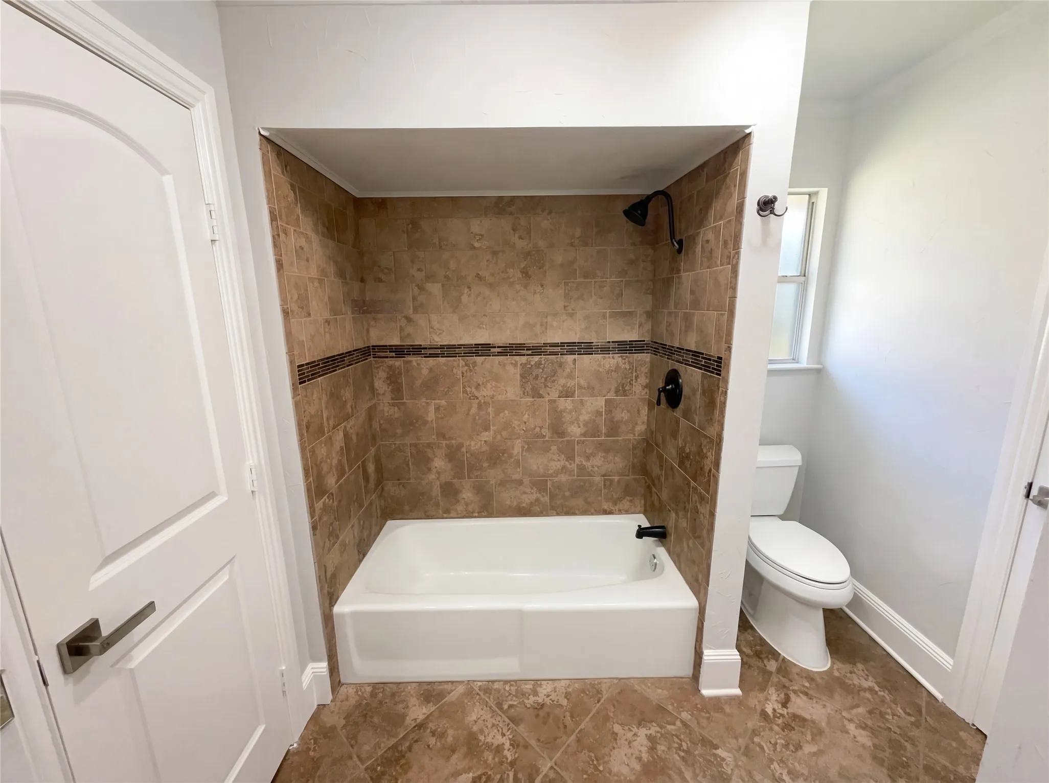Single Family Residence For Sale in Dallas County , 2800 N Surrey Drive, Carrollton, Texas 75006, 4 Bedroom, 3 Bathroom, 2 Garage spaces, 2,217 Sqft, built in 1971, Preowned, mls#21226917, Real Estate Agent in Carrollton, Homes For Sale in Dallas county, Homes For Sale in Carrollton, Realtor in Carrollton Texas, Real Estate Brokerage Independent Realty Texas, Luminita Cordes Realtor