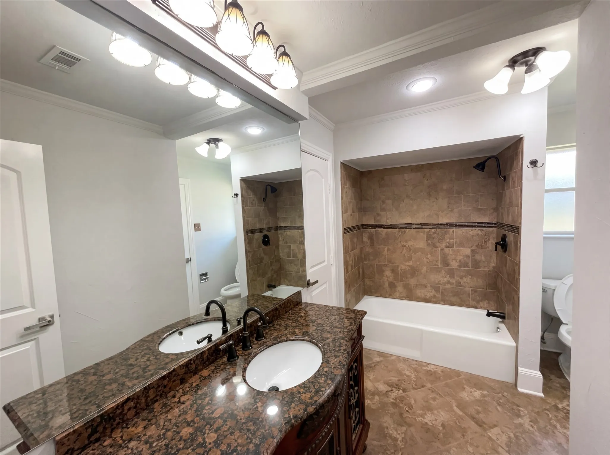 Single Family Residence For Sale in Dallas County , 2800 N Surrey Drive, Carrollton, Texas 75006, 4 Bedroom, 3 Bathroom, 2 Garage spaces, 2,217 Sqft, built in 1971, Preowned, mls#21226917, Real Estate Agent in Carrollton, Homes For Sale in Dallas county, Homes For Sale in Carrollton, Realtor in Carrollton Texas, Real Estate Brokerage Independent Realty Texas, Luminita Cordes Realtor