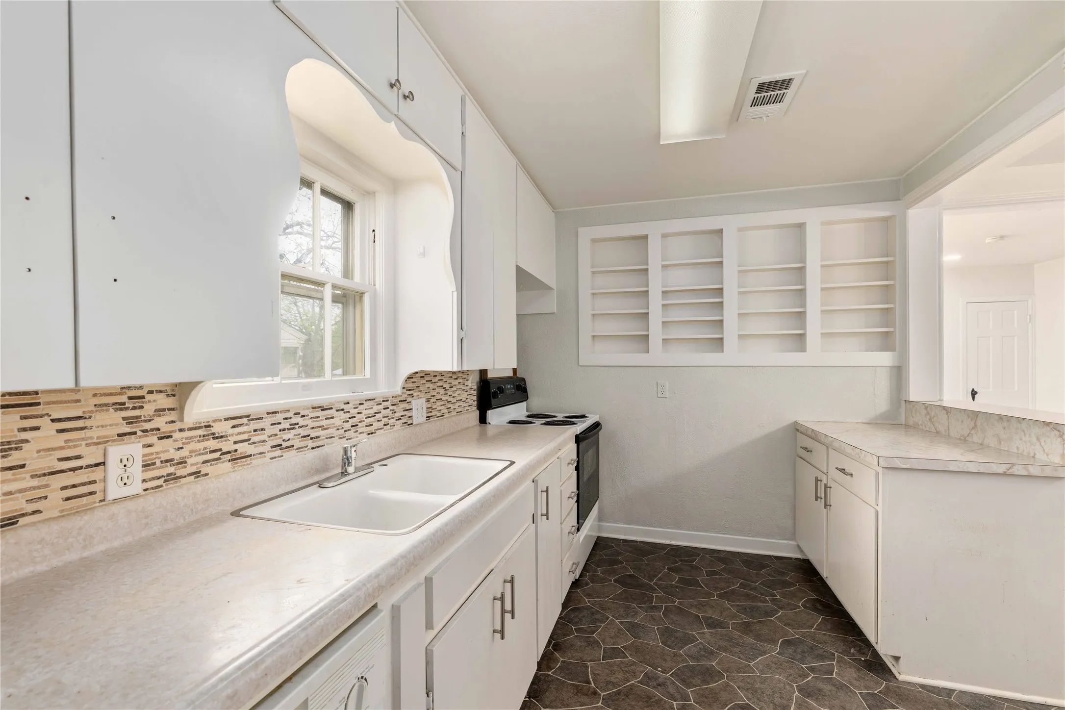 Single Family Residence For Sale in Brown County , 901 6th Street, Brownwood, Texas 76801, 3 Bedroom, 2 Bathroom, Garage spaces, 1,656 Sqft, built in 0, mls#21226924, Real Estate Agent in Brownwood, Homes For Sale in Brown county, Homes For Sale in Brownwood, Realtor in Brownwood Texas, Real Estate Brokerage Independent Realty Texas, Luminita Cordes Realtor