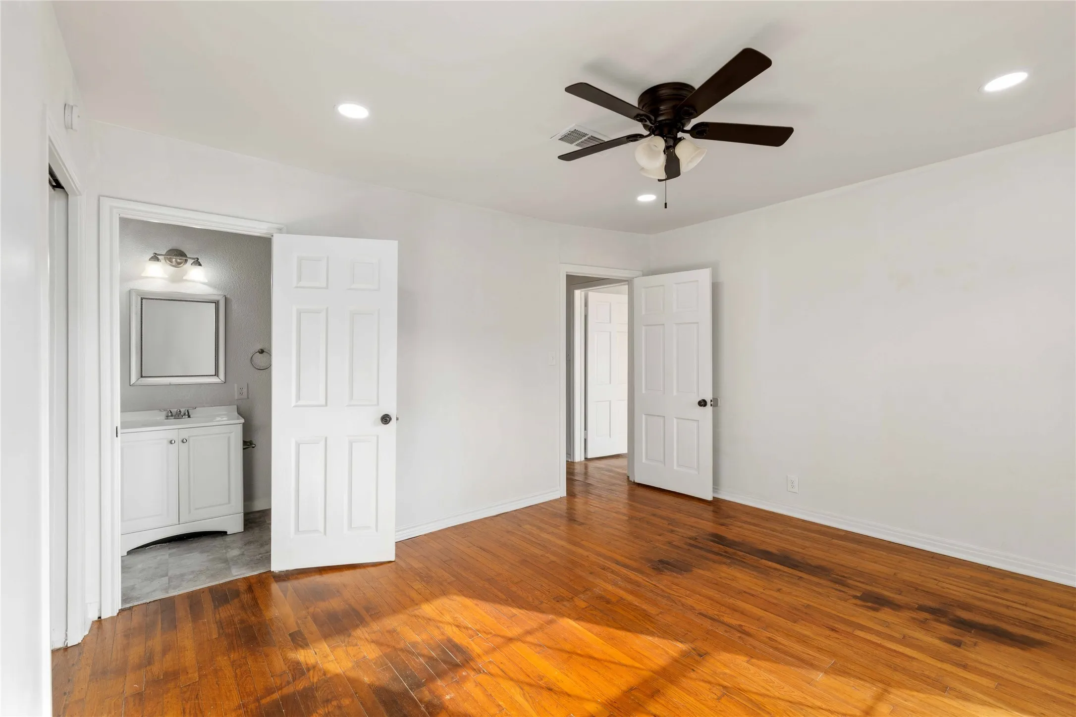 Single Family Residence For Sale in Brown County , 901 6th Street, Brownwood, Texas 76801, 3 Bedroom, 2 Bathroom, Garage spaces, 1,656 Sqft, built in 0, mls#21226924, Real Estate Agent in Brownwood, Homes For Sale in Brown county, Homes For Sale in Brownwood, Realtor in Brownwood Texas, Real Estate Brokerage Independent Realty Texas, Luminita Cordes Realtor
