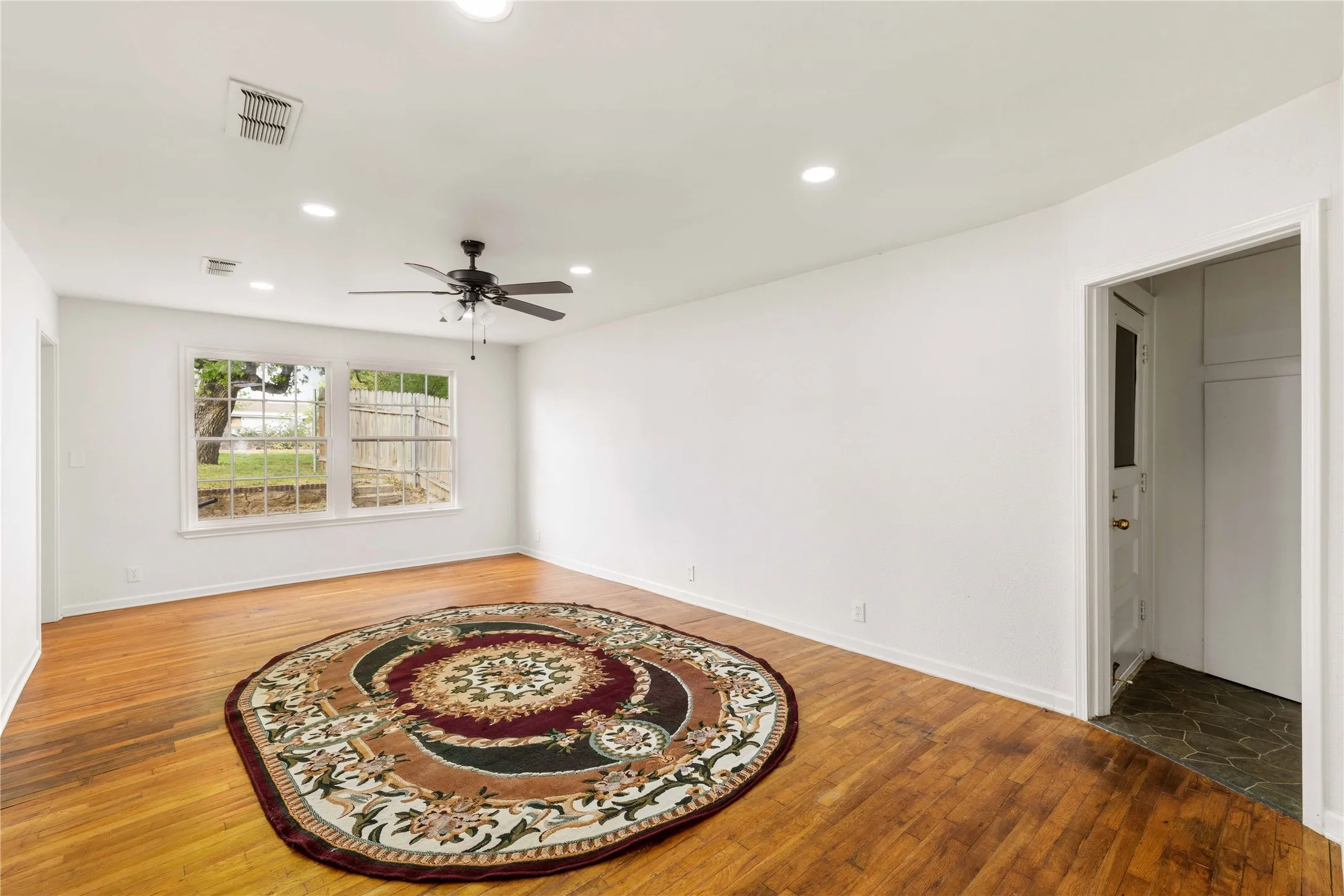 Single Family Residence For Sale in Brown County , 901 6th Street, Brownwood, Texas 76801, 3 Bedroom, 2 Bathroom, Garage spaces, 1,656 Sqft, built in 0, mls#21226924, Real Estate Agent in Brownwood, Homes For Sale in Brown county, Homes For Sale in Brownwood, Realtor in Brownwood Texas, Real Estate Brokerage Independent Realty Texas, Luminita Cordes Realtor